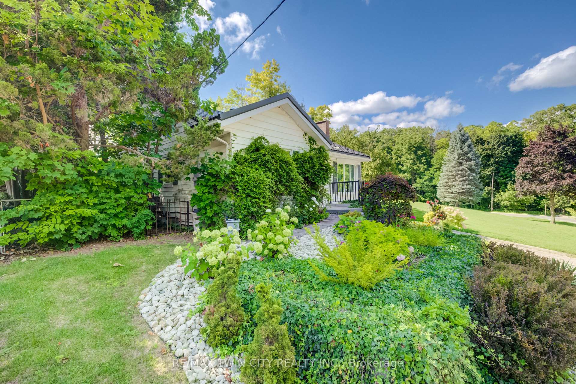 Photo 42 of 24 Forest Road, Cambridge, Blair Road — HOMEH