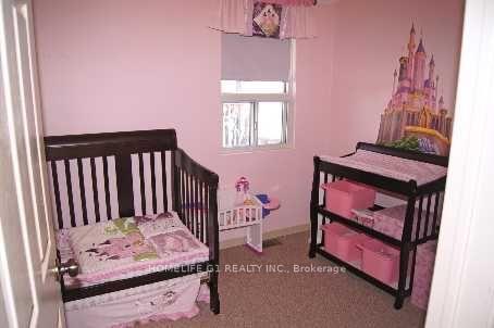 Photo 5 of 122 Harding Boulevard, Scarborough, Birchcliffe-Cliffside — HOMEH