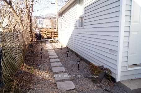 Photo 8 of 122 Harding Boulevard, Scarborough, Birchcliffe-Cliffside — HOMEH