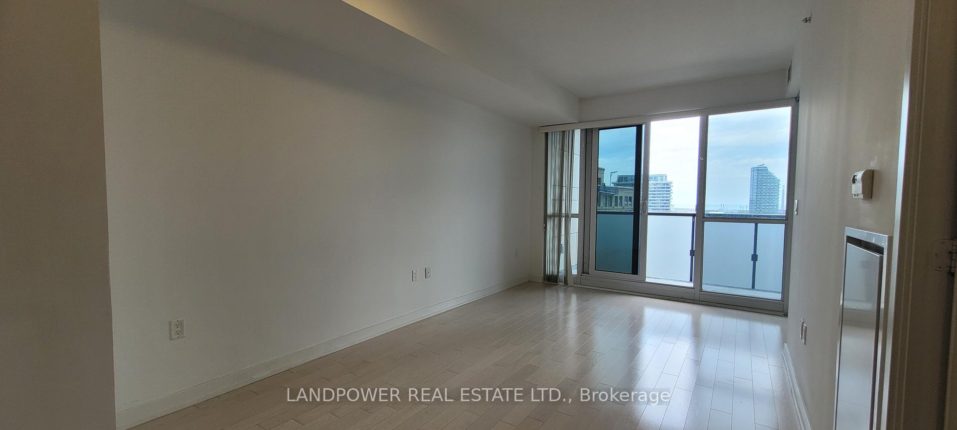 Photo 6 of Unit 2707, 1 The Esplanade, Toronto, Waterfront Communities — HOMEH