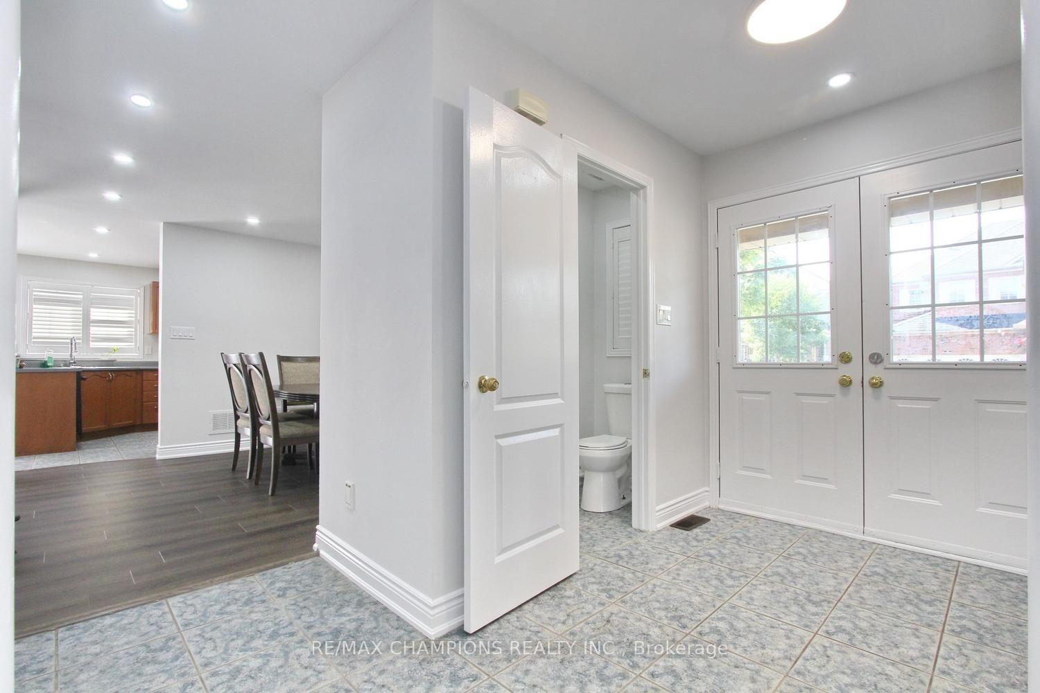 Photo 11 of 28 Egypt Drive, Brampton, Sandringham-Wellington — HOMEH