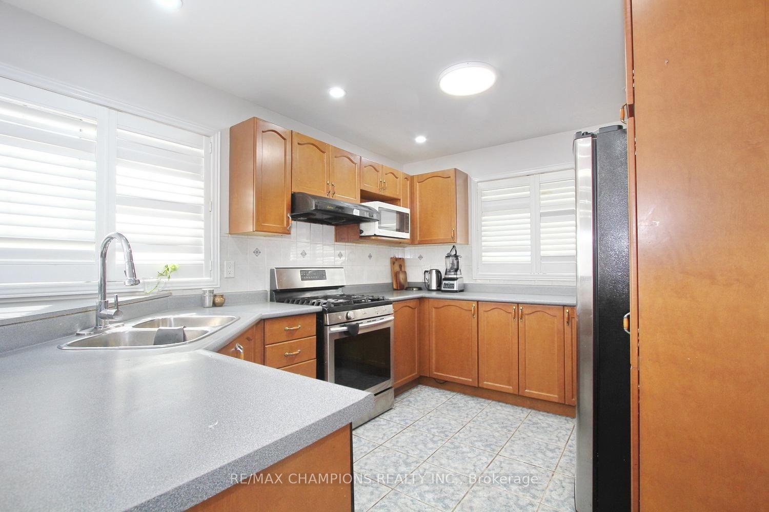 Photo 17 of 28 Egypt Drive, Brampton, Sandringham-Wellington — HOMEH