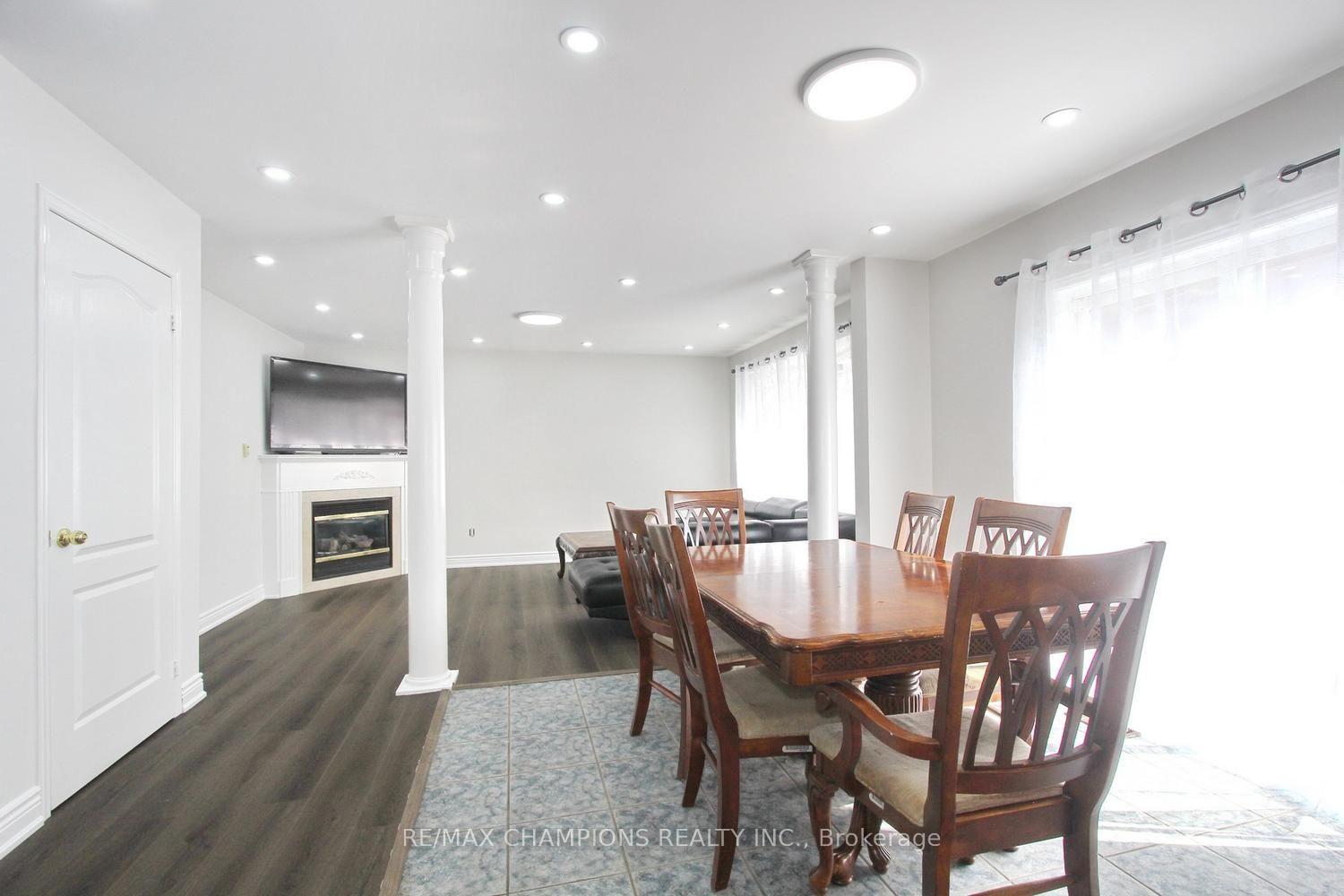 Photo 21 of 28 Egypt Drive, Brampton, Sandringham-Wellington — HOMEH