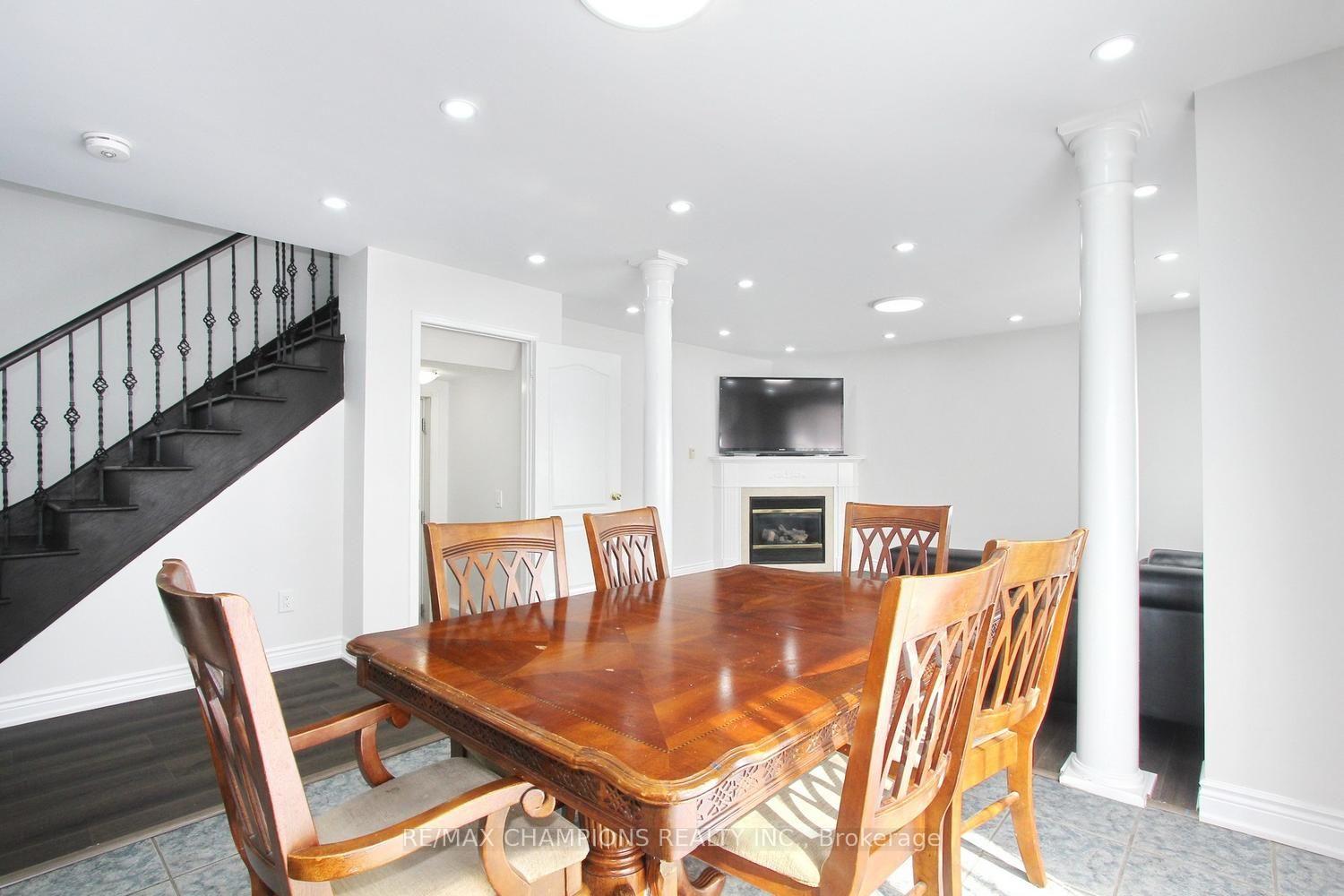 Photo 23 of 28 Egypt Drive, Brampton, Sandringham-Wellington — HOMEH