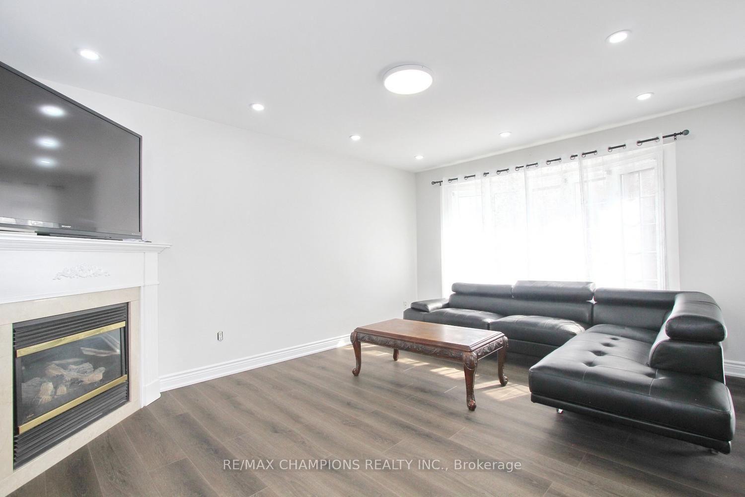 Photo 25 of 28 Egypt Drive, Brampton, Sandringham-Wellington — HOMEH