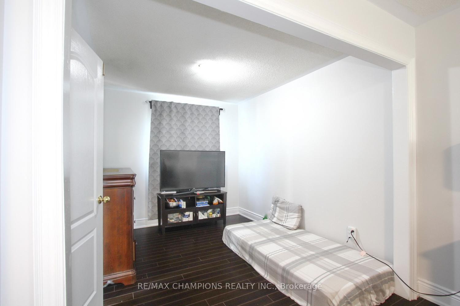 Photo 37 of 28 Egypt Drive, Brampton, Sandringham-Wellington — HOMEH