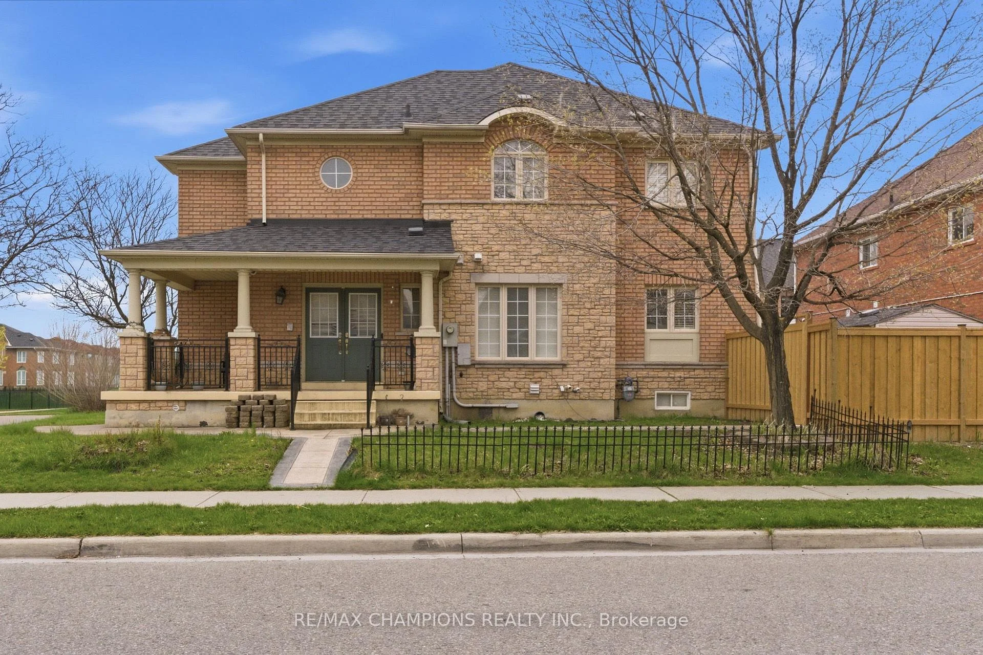 Photo 4 of 28 Egypt Drive, Brampton, Sandringham-Wellington — HOMEH