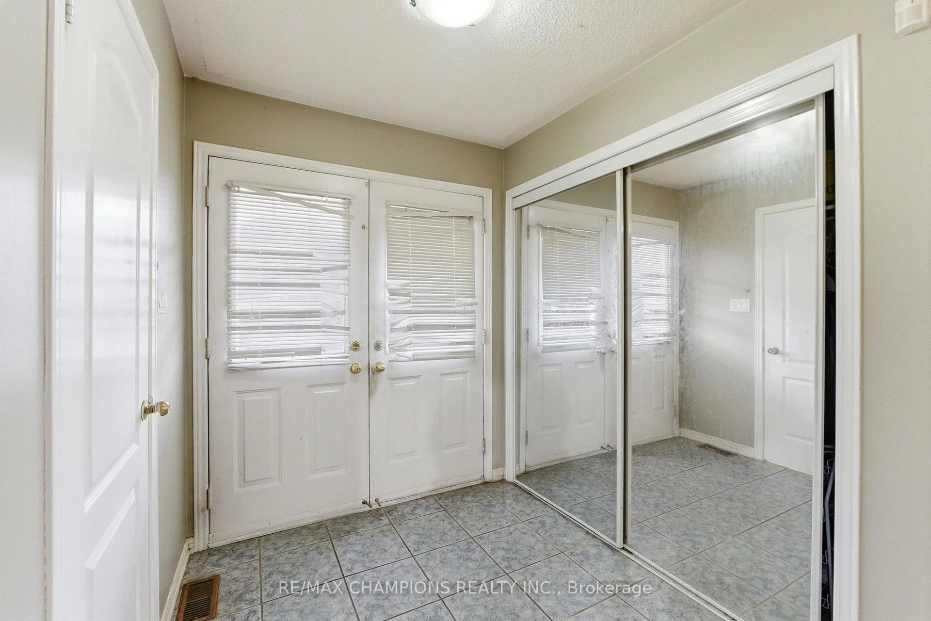 Photo 14 of 28 Egypt Drive, Brampton, Sandringham-Wellington — HOMEH