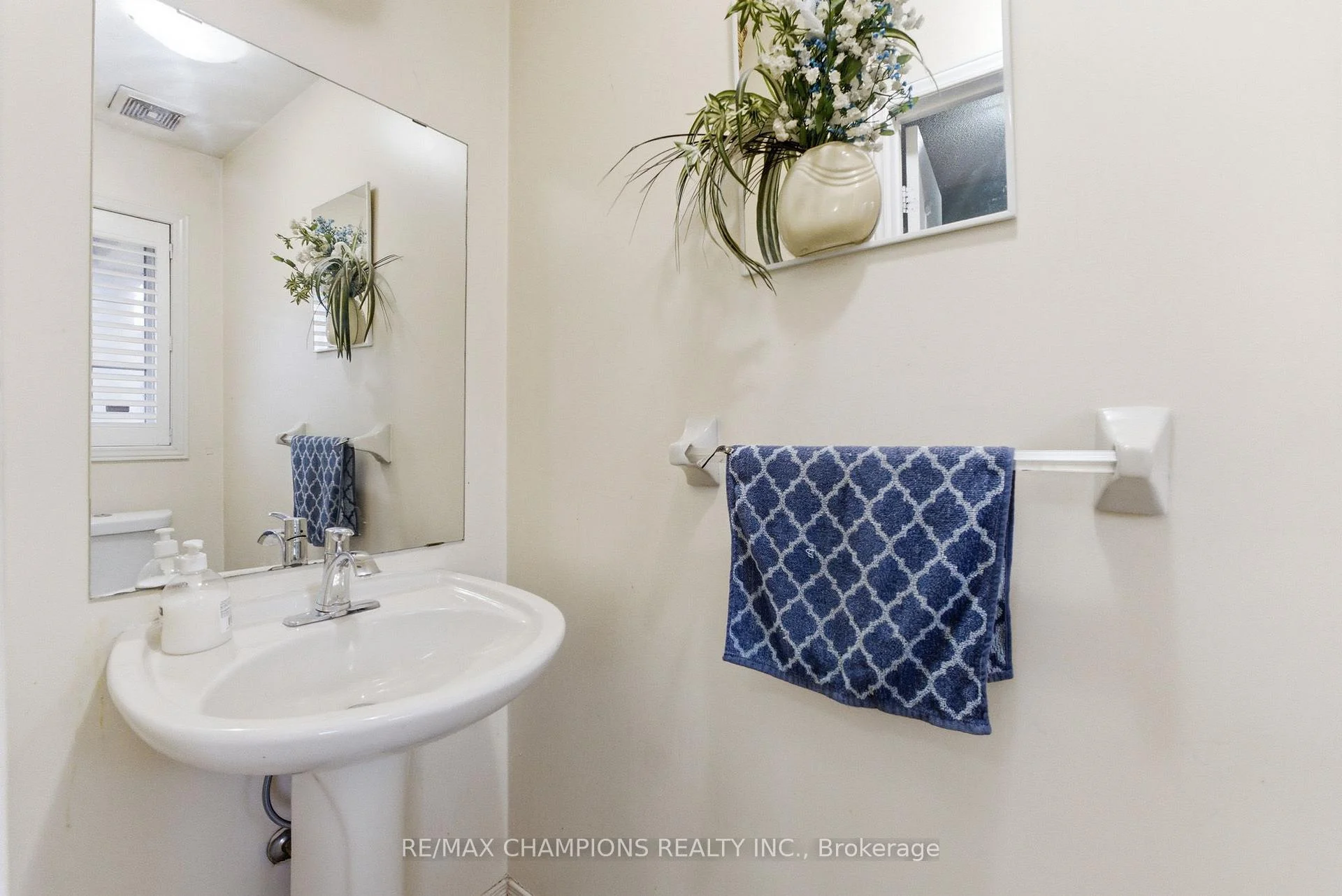 Photo 16 of 28 Egypt Drive, Brampton, Sandringham-Wellington — HOMEH