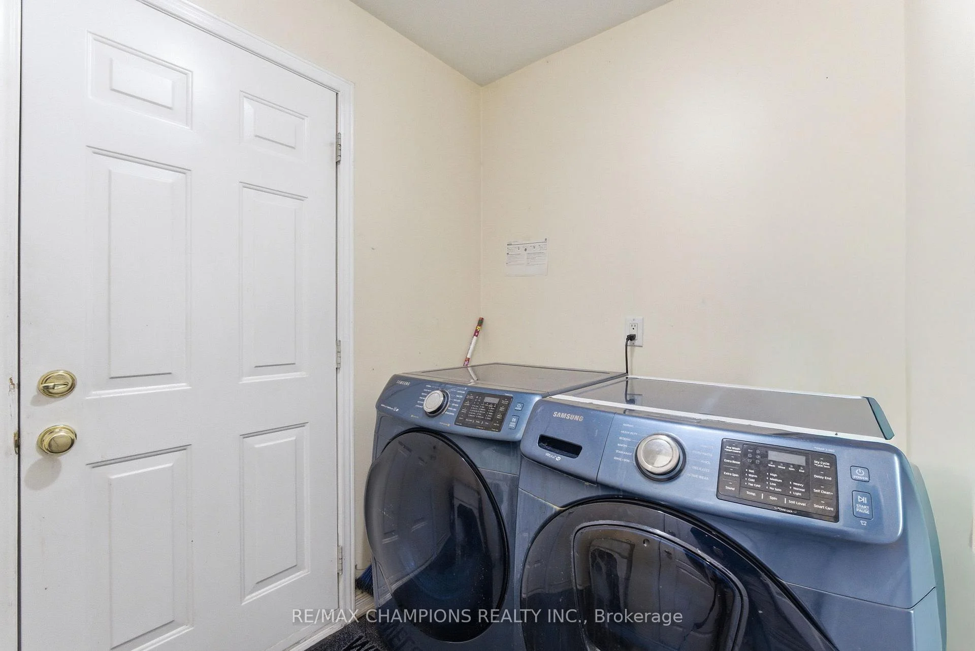 Photo 22 of 28 Egypt Drive, Brampton, Sandringham-Wellington — HOMEH