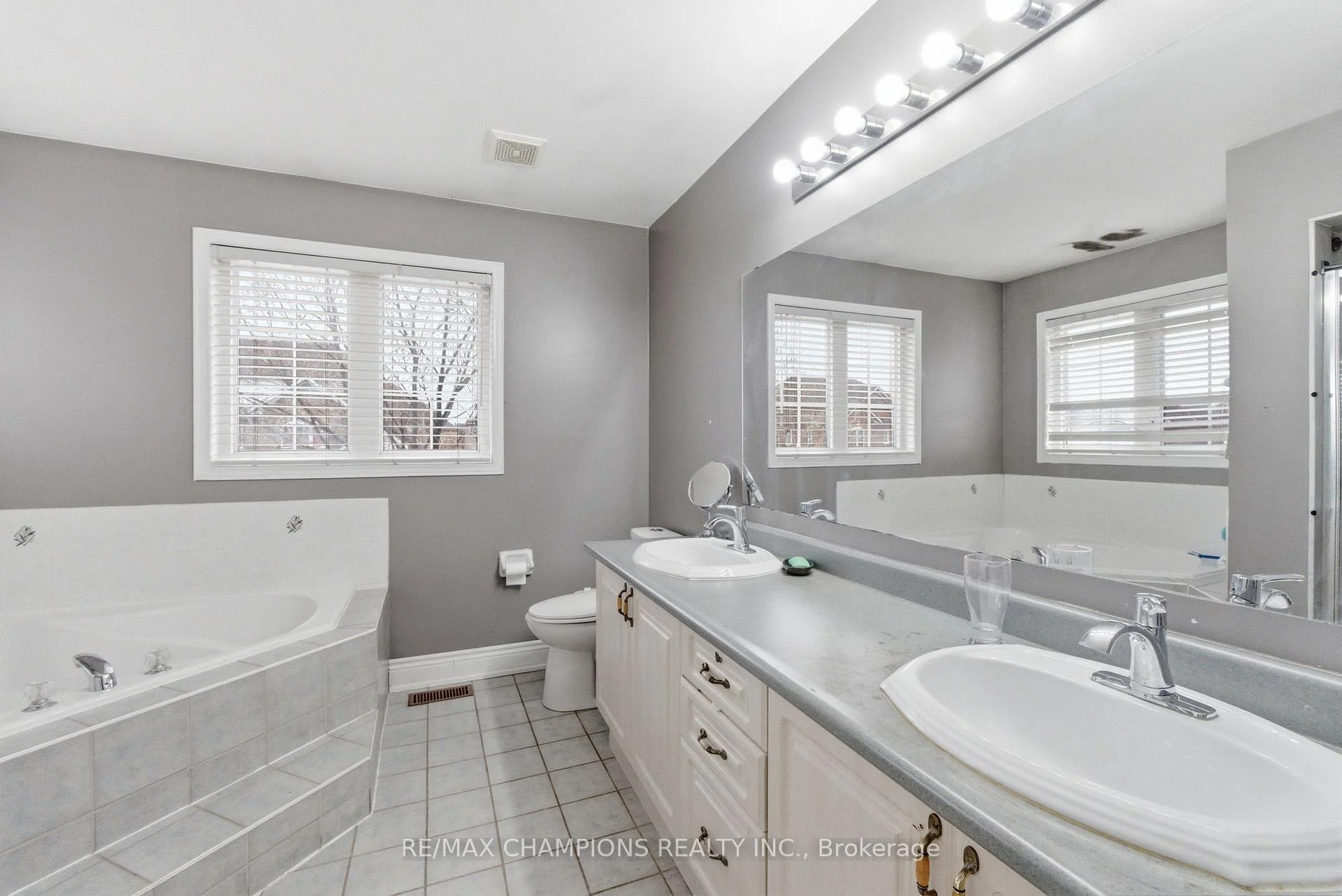 Photo 81 of 28 Egypt Drive, Brampton, Sandringham-Wellington — HOMEH