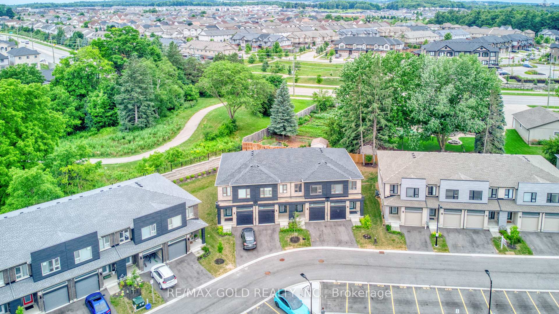 Photo 2 of 48 Pony Way, Kitchener, Huron Park — HOMEH