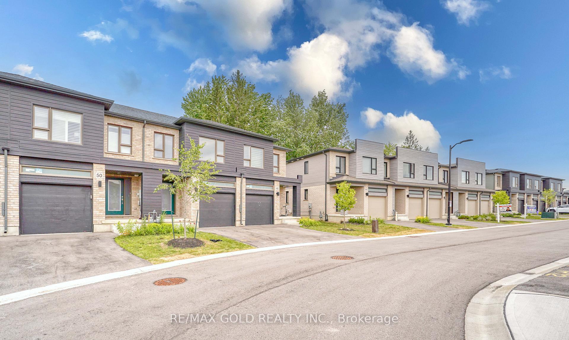 Photo 3 of 48 Pony Way, Kitchener, Huron Park — HOMEH