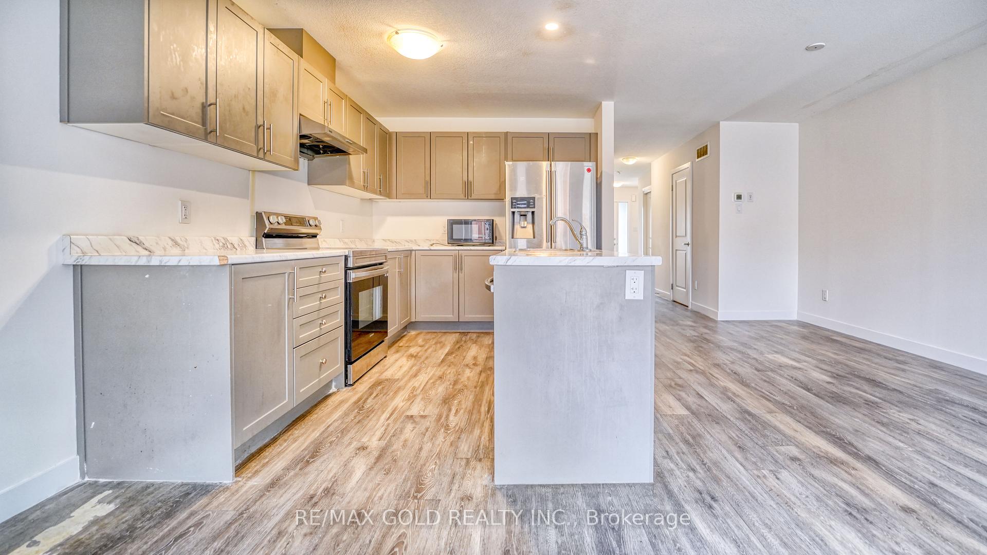 Photo 11 of 48 Pony Way, Kitchener, Huron Park — HOMEH