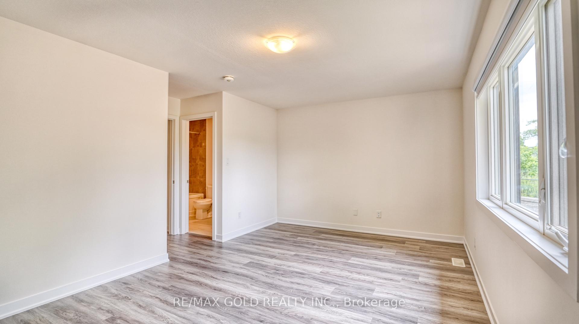 Photo 18 of 48 Pony Way, Kitchener, Huron Park — HOMEH