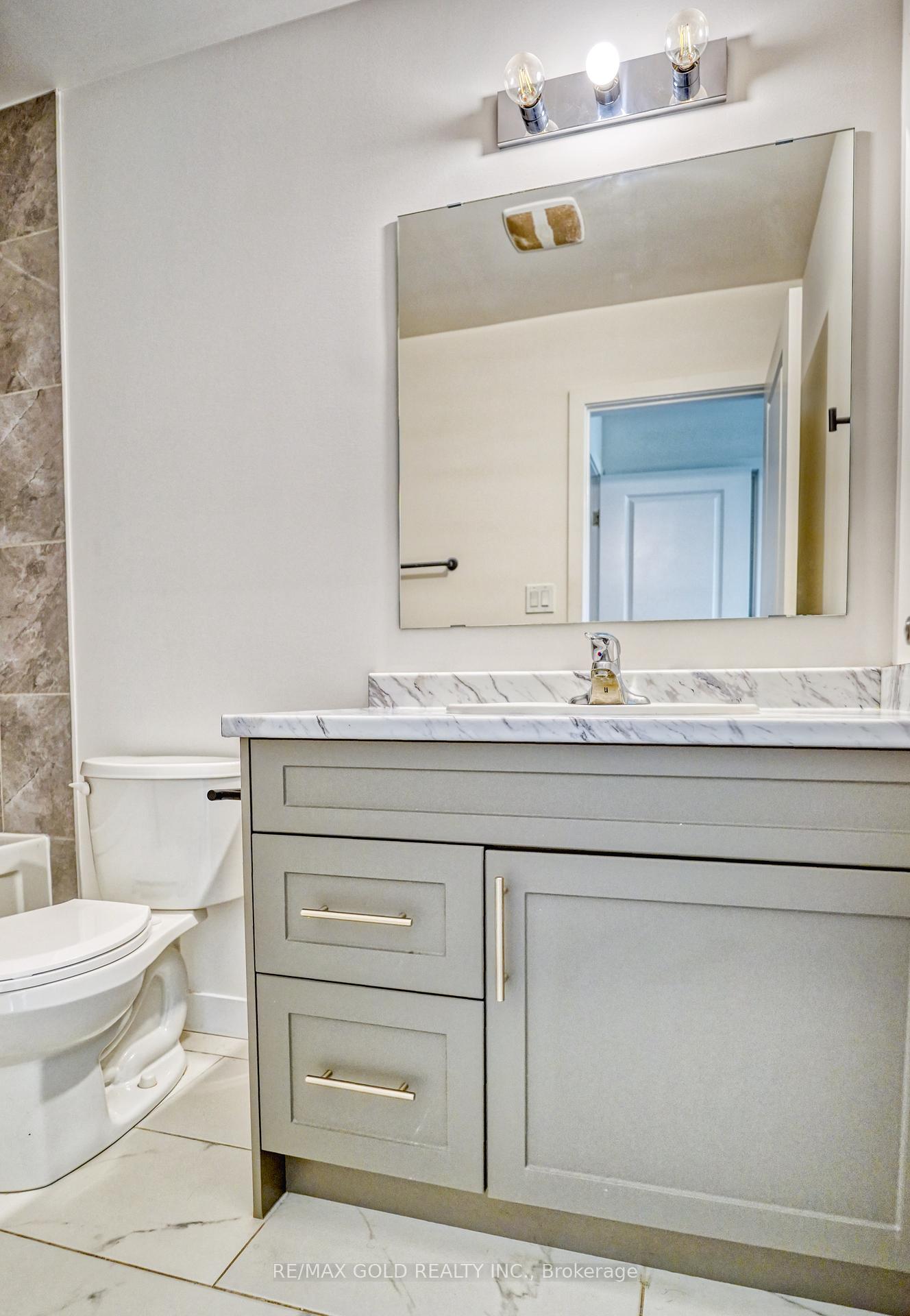 Photo 22 of 48 Pony Way, Kitchener, Huron Park — HOMEH