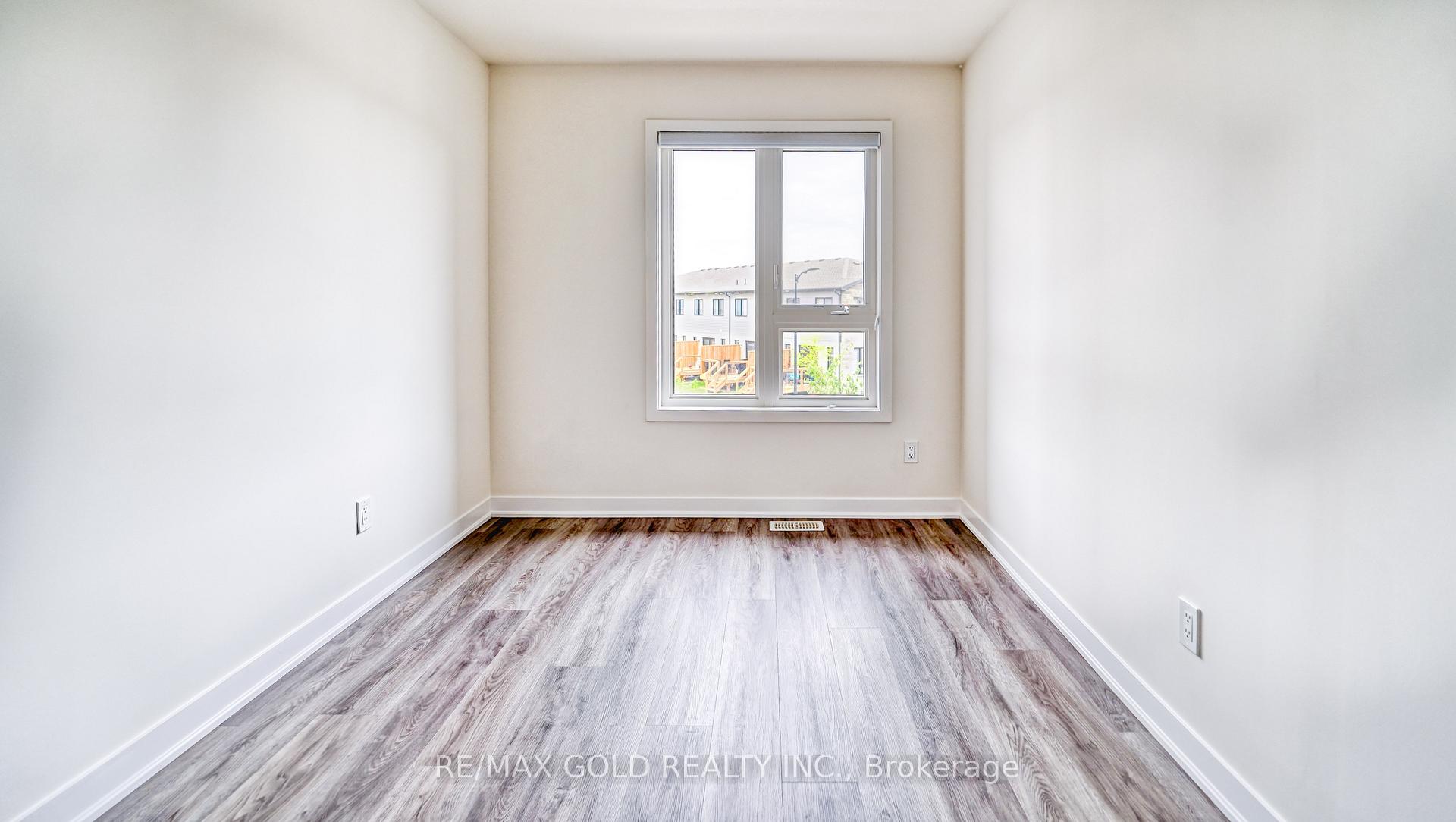 Photo 24 of 48 Pony Way, Kitchener, Huron Park — HOMEH