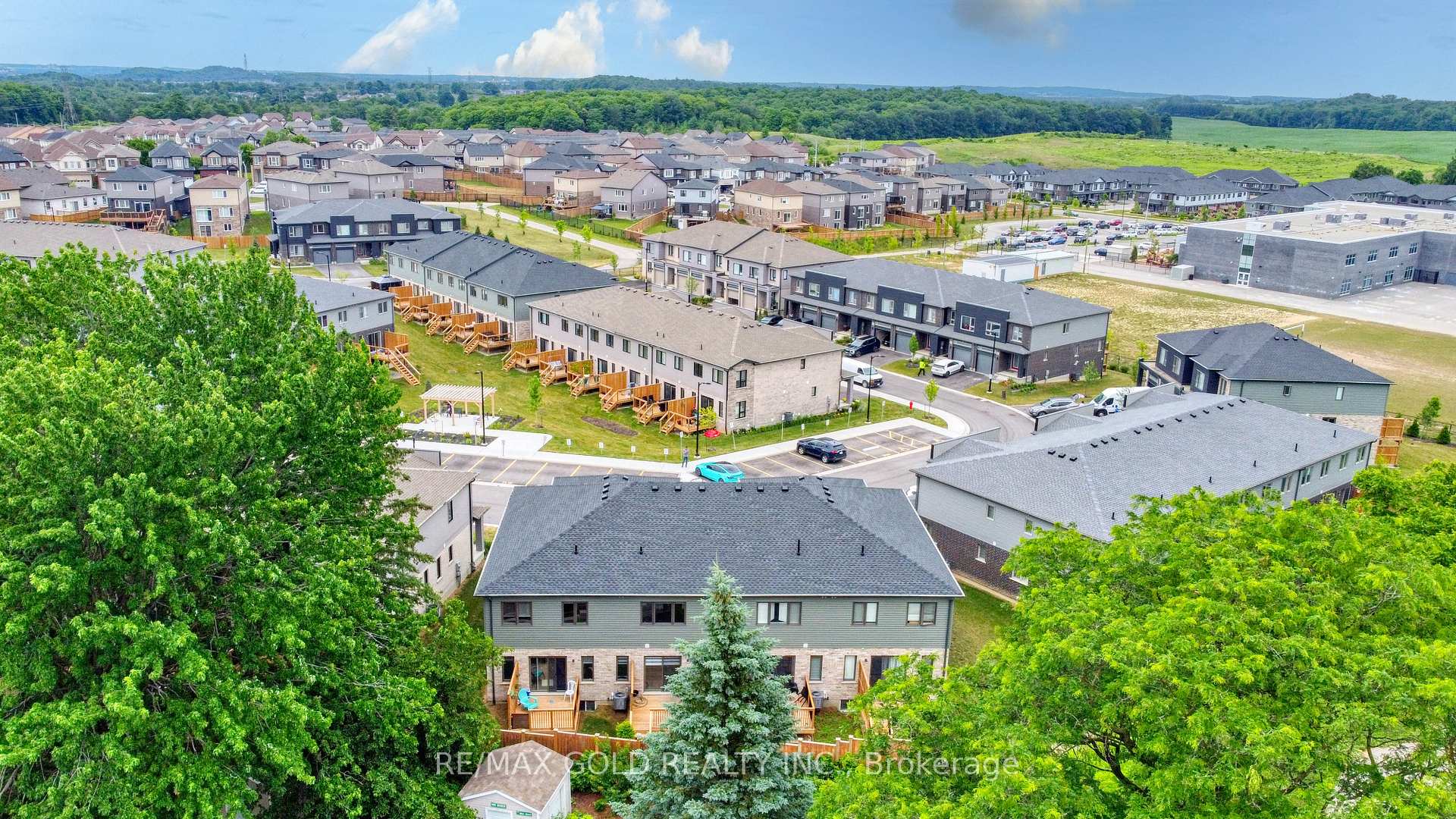 Photo 33 of 48 Pony Way, Kitchener, Huron Park — HOMEH