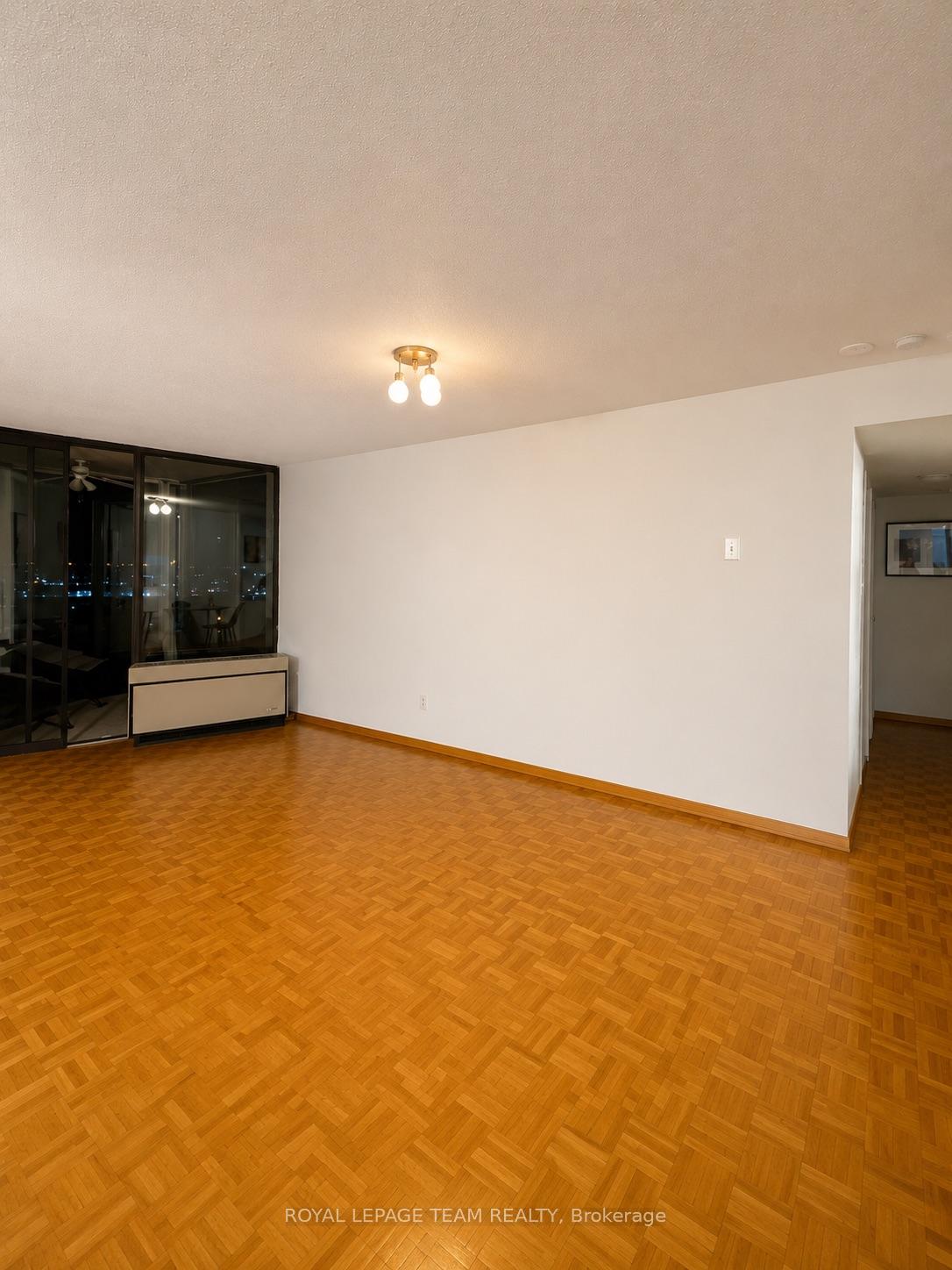 Photo 4 of Unit 1406, 2871 Richmond Road W, Ottawa, Britannia Heights — HOMEH