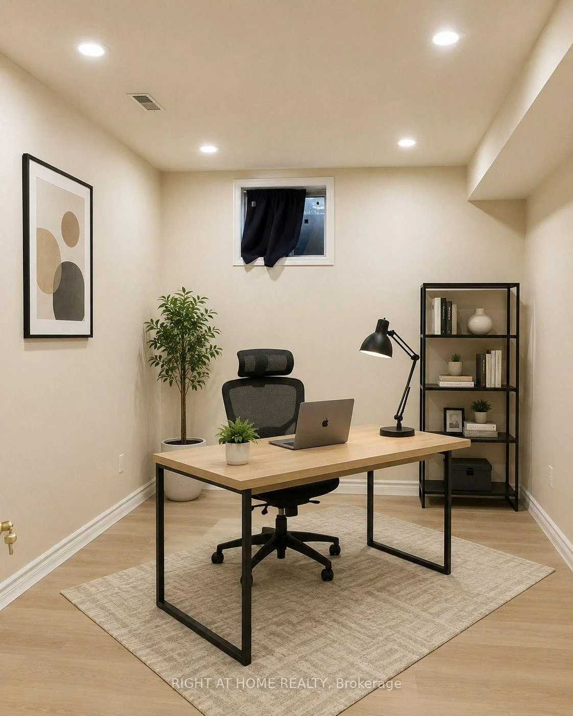 Photo 11 of 453 Levanna Lane, Oakville, River Oaks — HOMEH