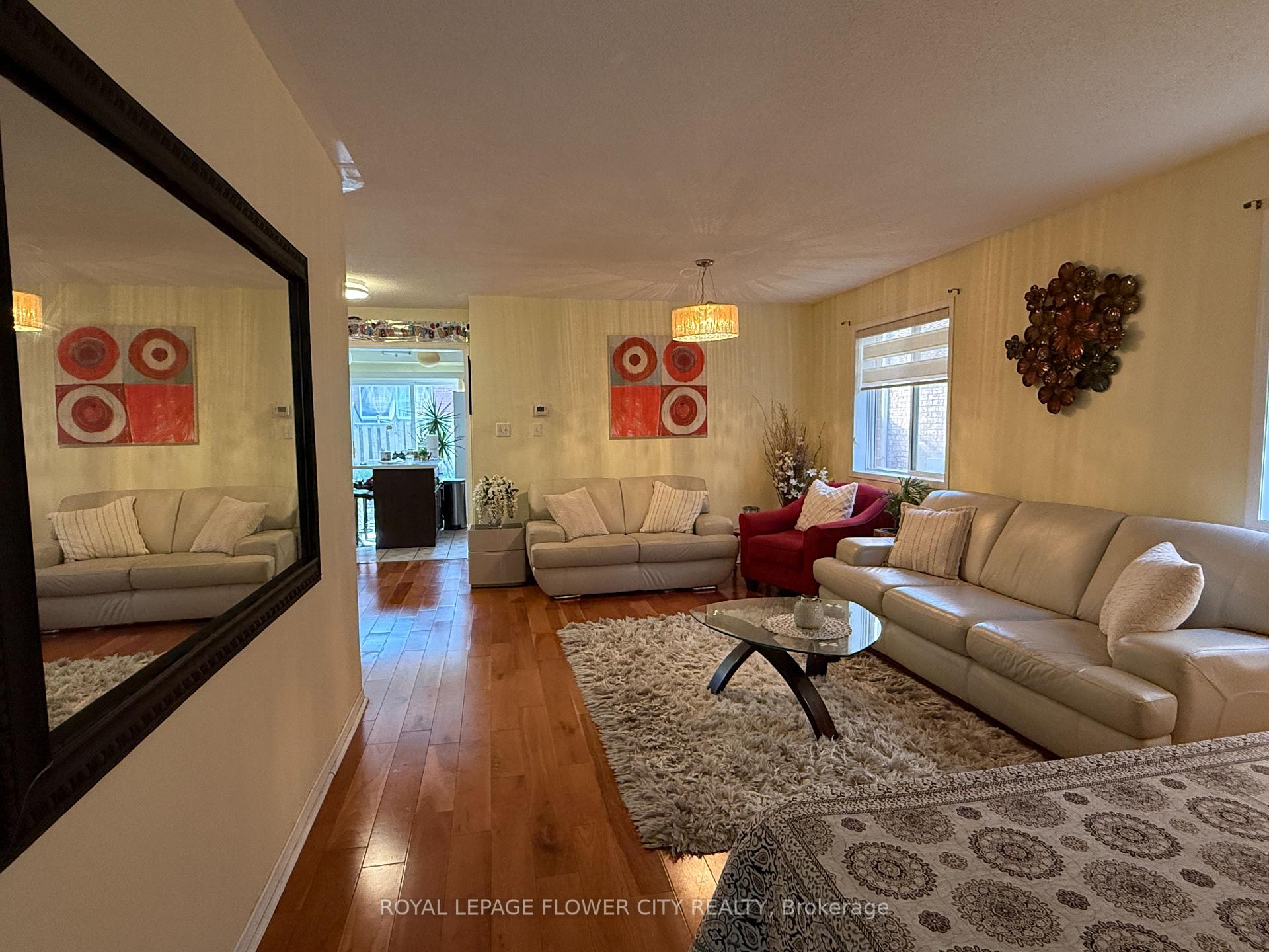 Photo 5 of 45 Charleswood Circle, Brampton, Fletcher's Meadow — HOMEH