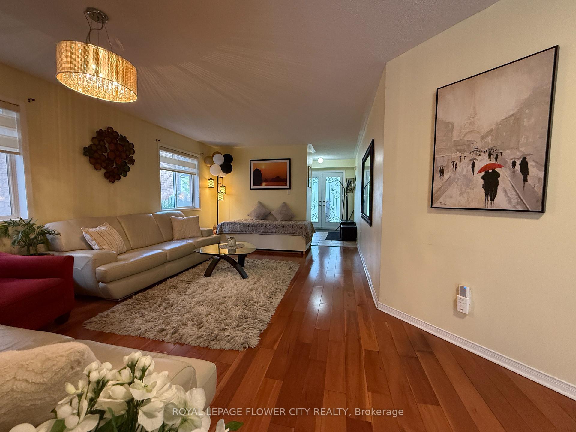 Photo 9 of 45 Charleswood Circle, Brampton, Fletcher's Meadow — HOMEH