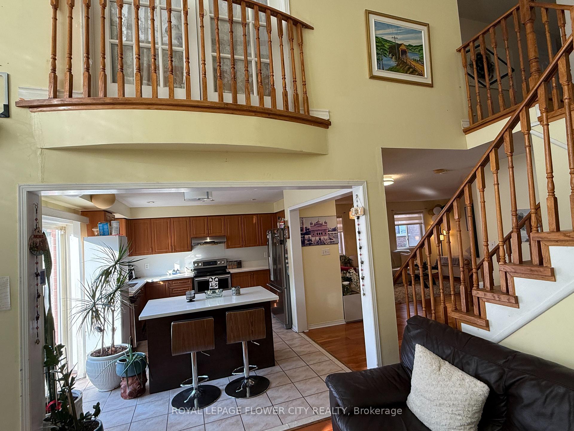 Photo 19 of 45 Charleswood Circle, Brampton, Fletcher's Meadow — HOMEH