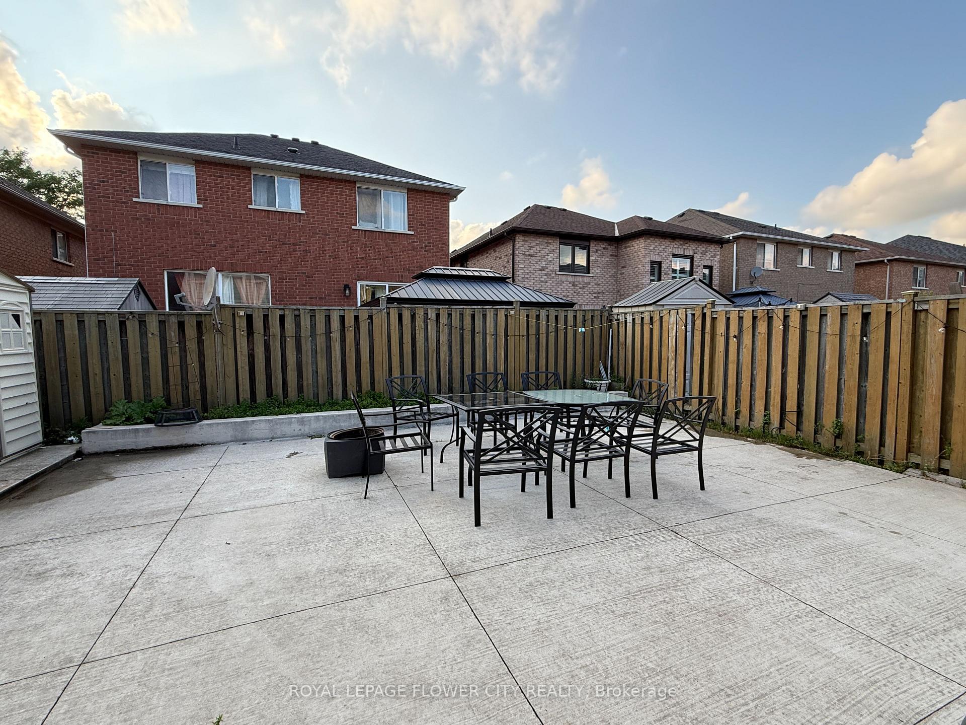 Photo 49 of 45 Charleswood Circle, Brampton, Fletcher's Meadow — HOMEH