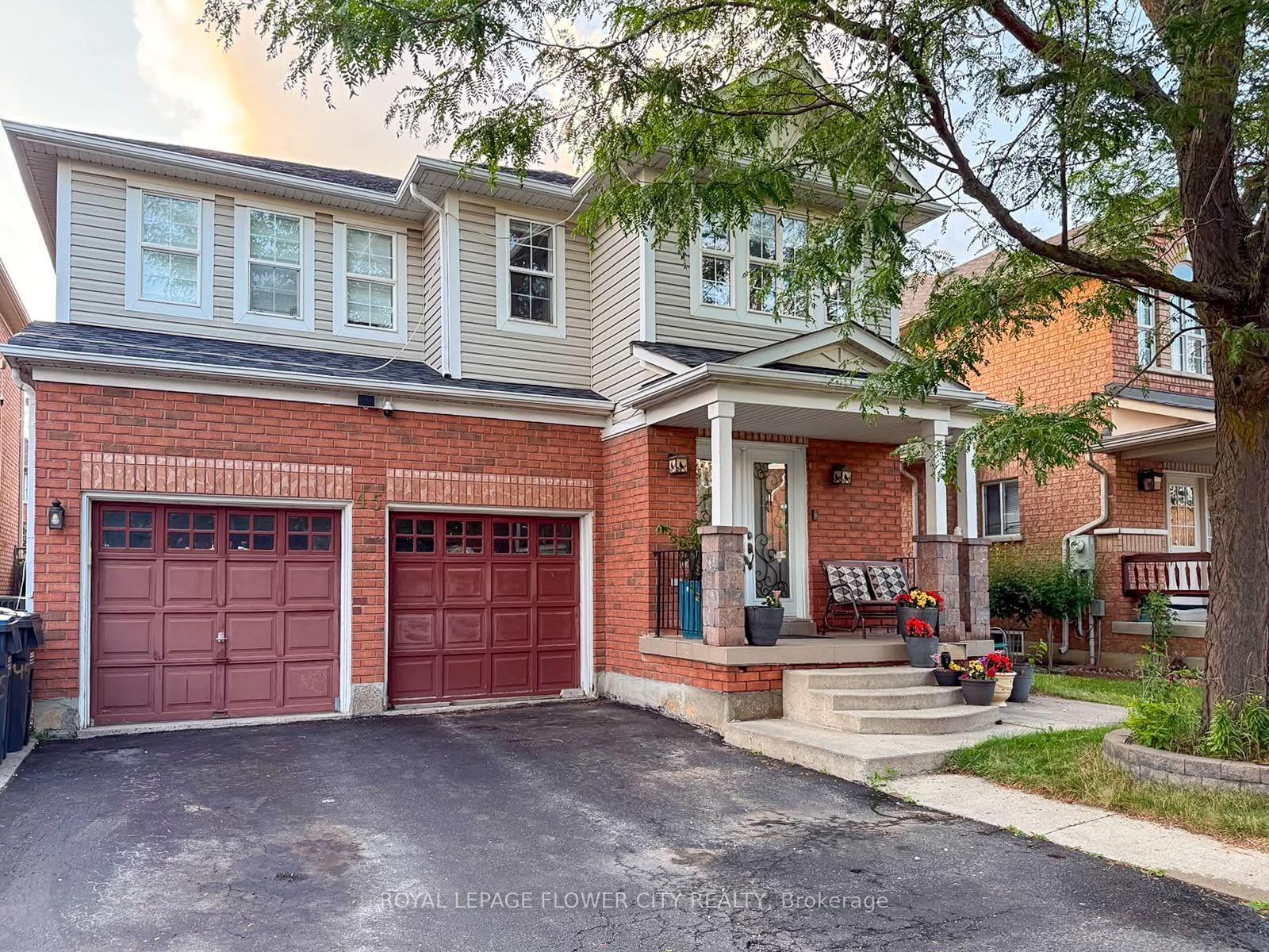 Photo 2 of 45 Charleswood Circle, Brampton, Fletcher's Meadow — HOMEH
