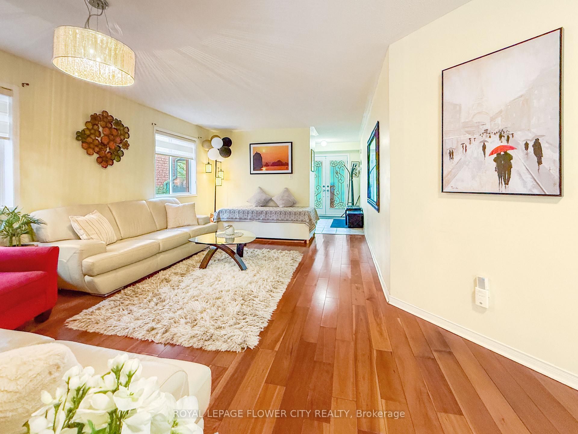 Photo 6 of 45 Charleswood Circle, Brampton, Fletcher's Meadow — HOMEH