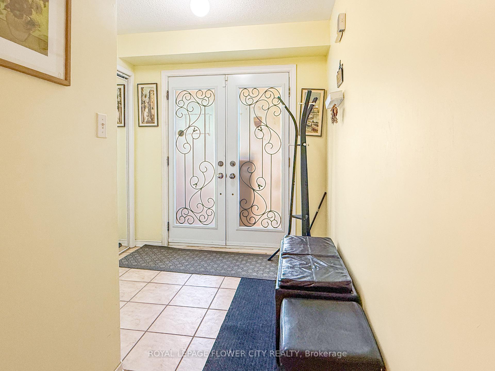 Photo 12 of 45 Charleswood Circle, Brampton, Fletcher's Meadow — HOMEH