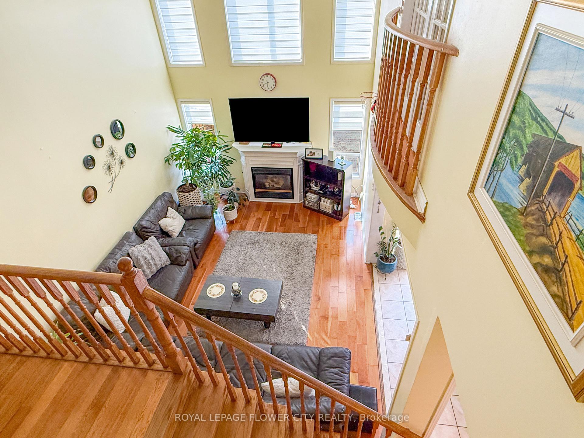 Photo 30 of 45 Charleswood Circle, Brampton, Fletcher's Meadow — HOMEH