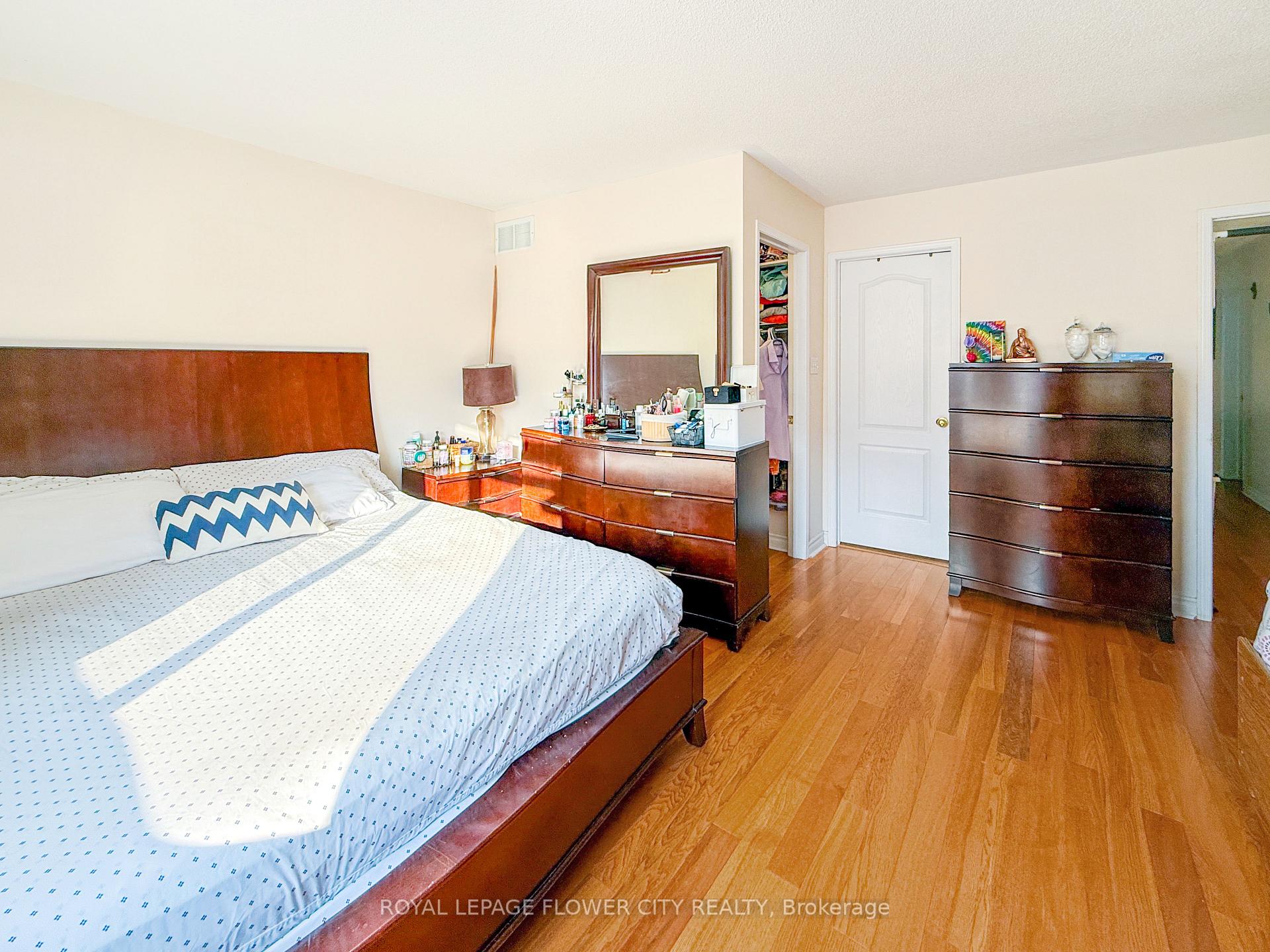Photo 36 of 45 Charleswood Circle, Brampton, Fletcher's Meadow — HOMEH