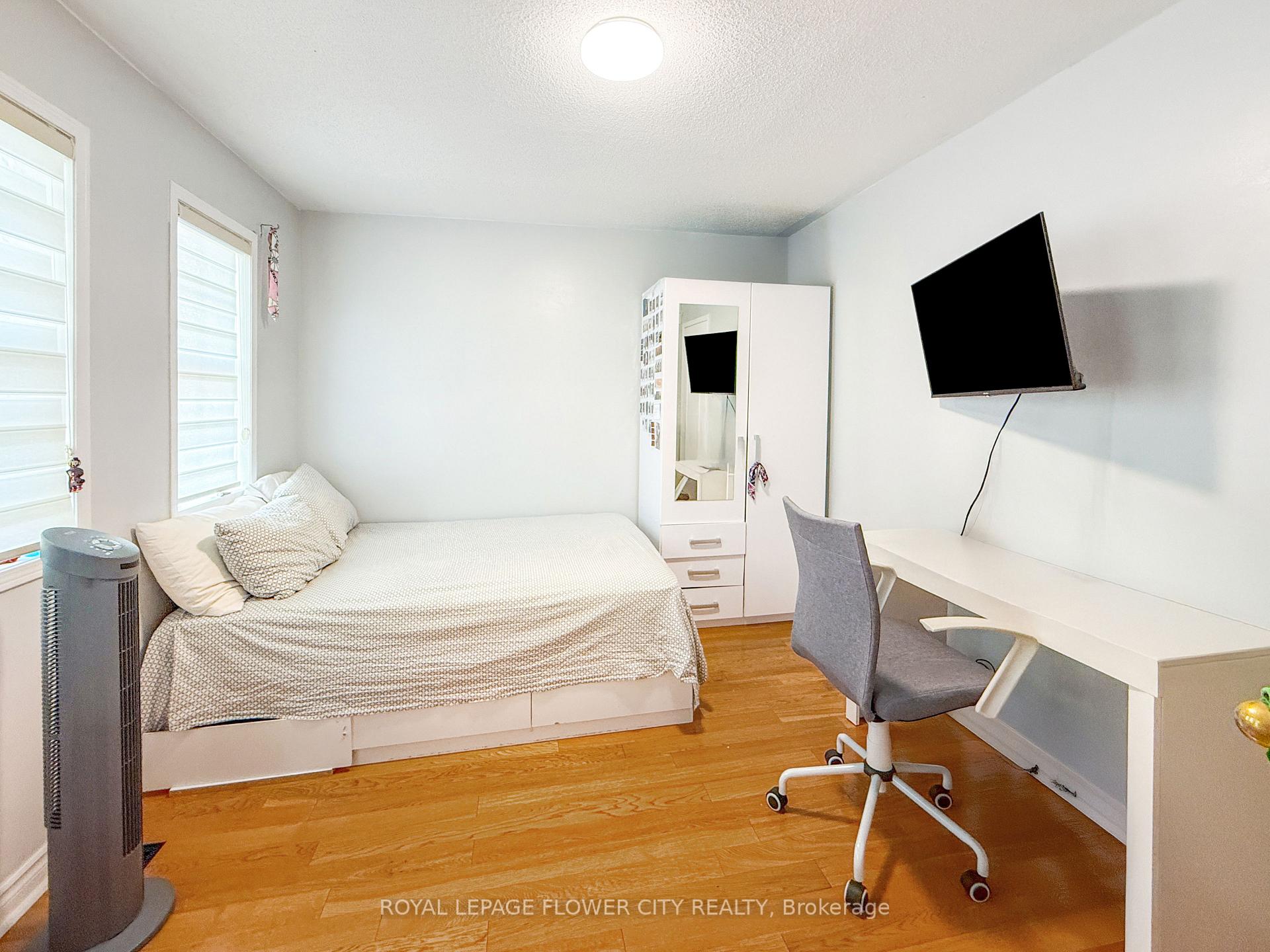 Photo 42 of 45 Charleswood Circle, Brampton, Fletcher's Meadow — HOMEH