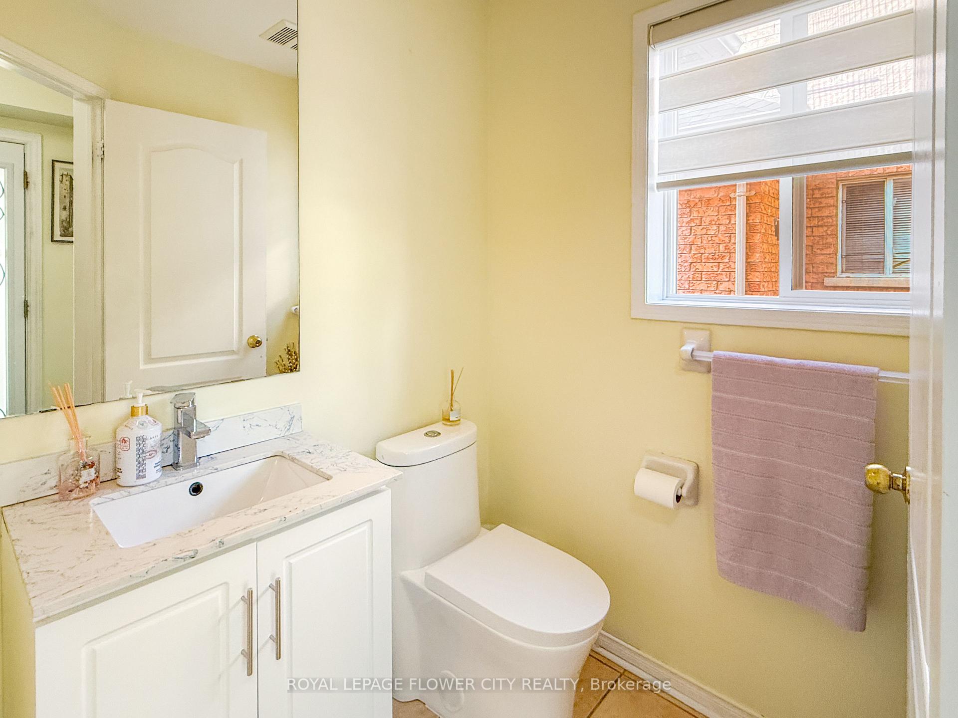 Photo 48 of 45 Charleswood Circle, Brampton, Fletcher's Meadow — HOMEH