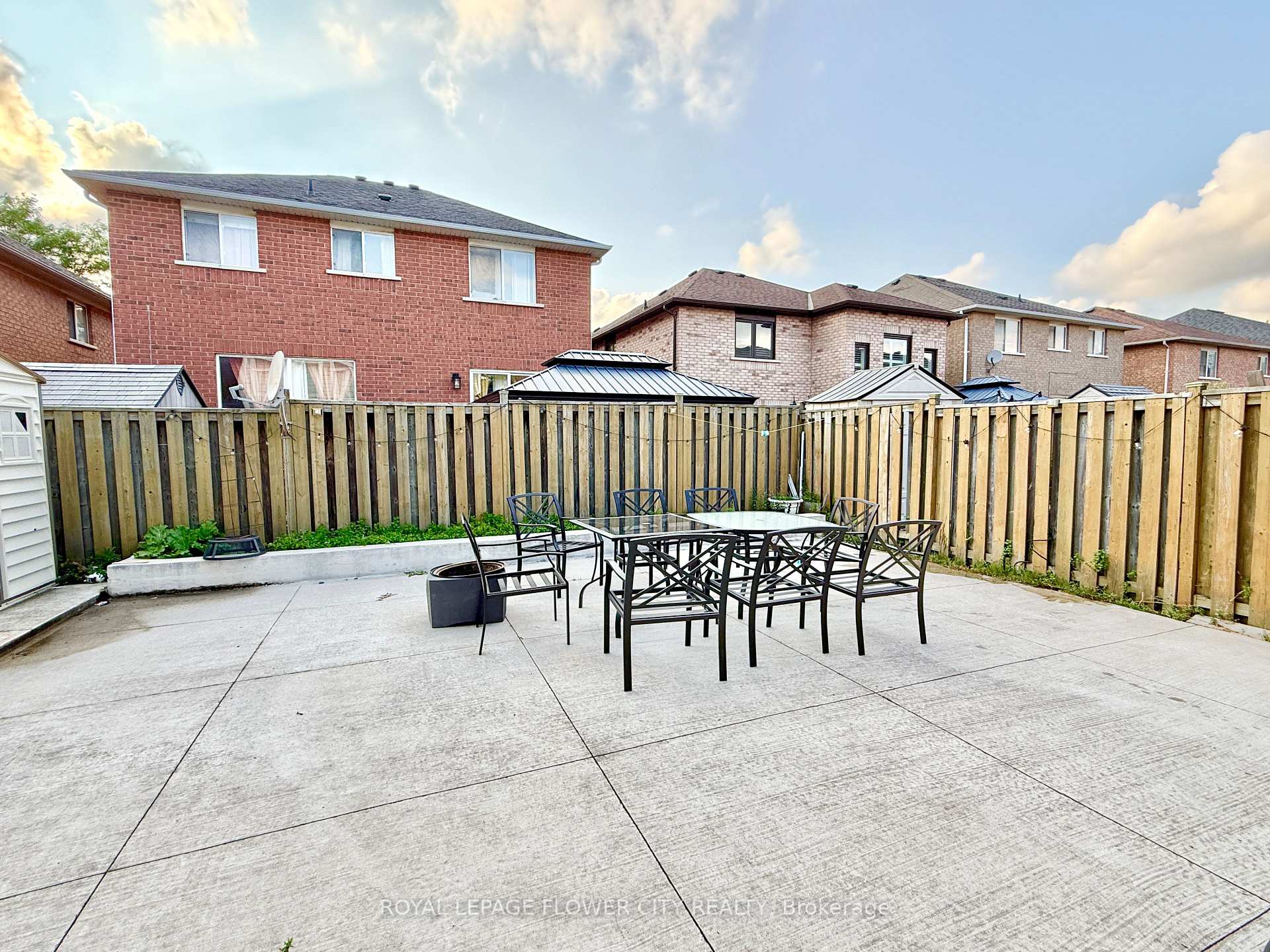 Photo 52 of 45 Charleswood Circle, Brampton, Fletcher's Meadow — HOMEH