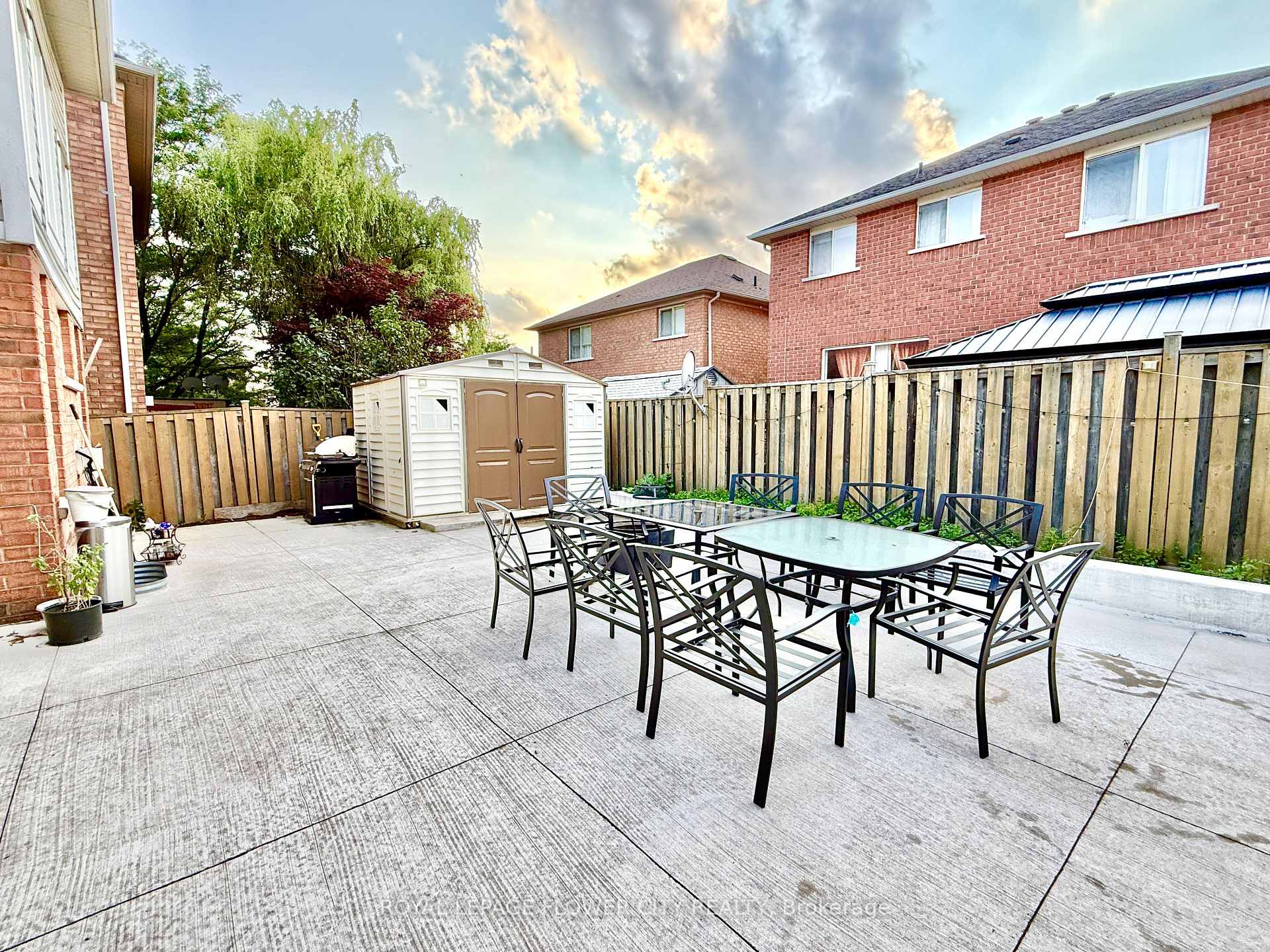 Photo 54 of 45 Charleswood Circle, Brampton, Fletcher's Meadow — HOMEH