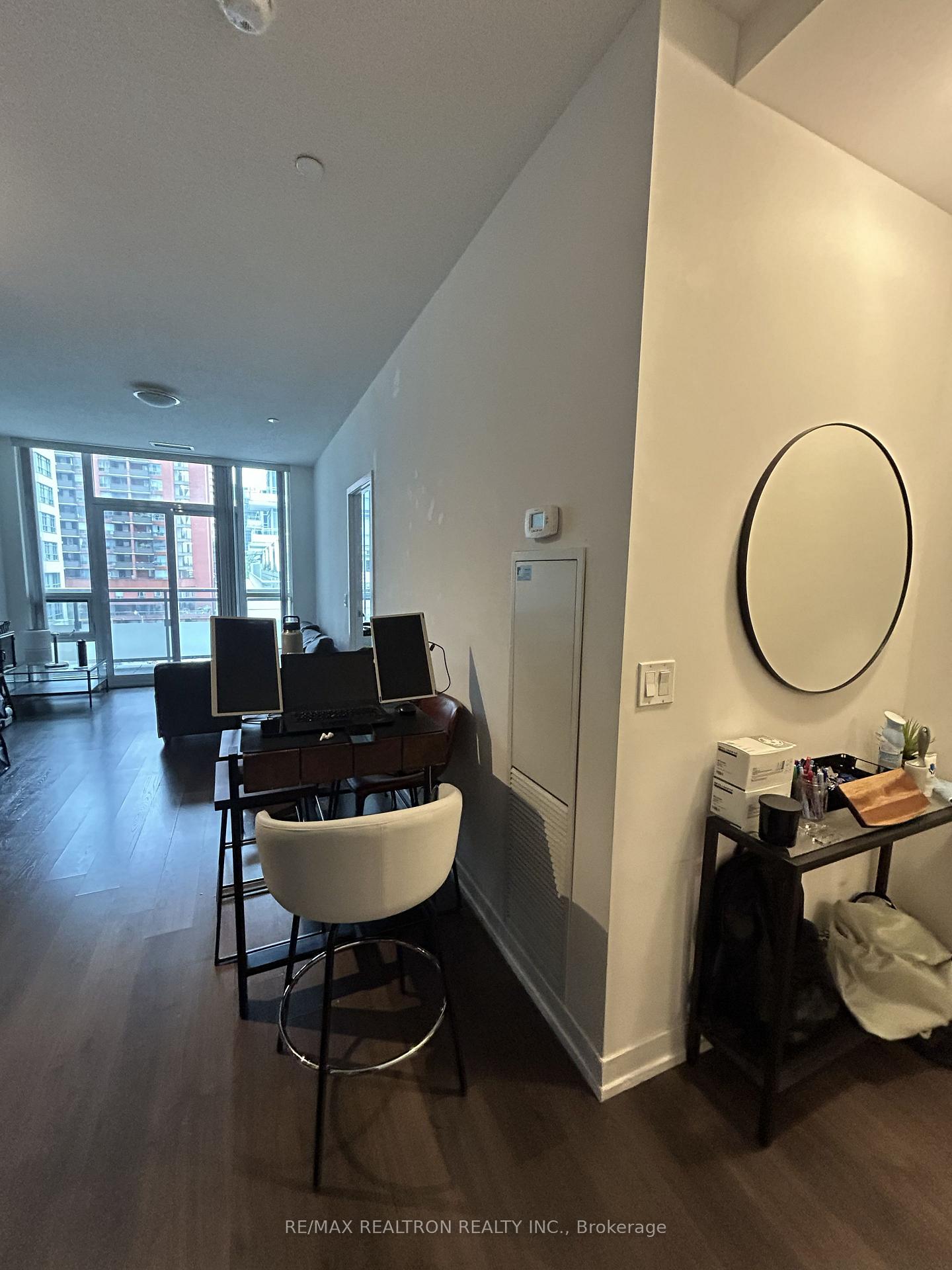 Photo 5 of Unit 427, 98 Lillian Street, Toronto, Mount Pleasant West — HOMEH