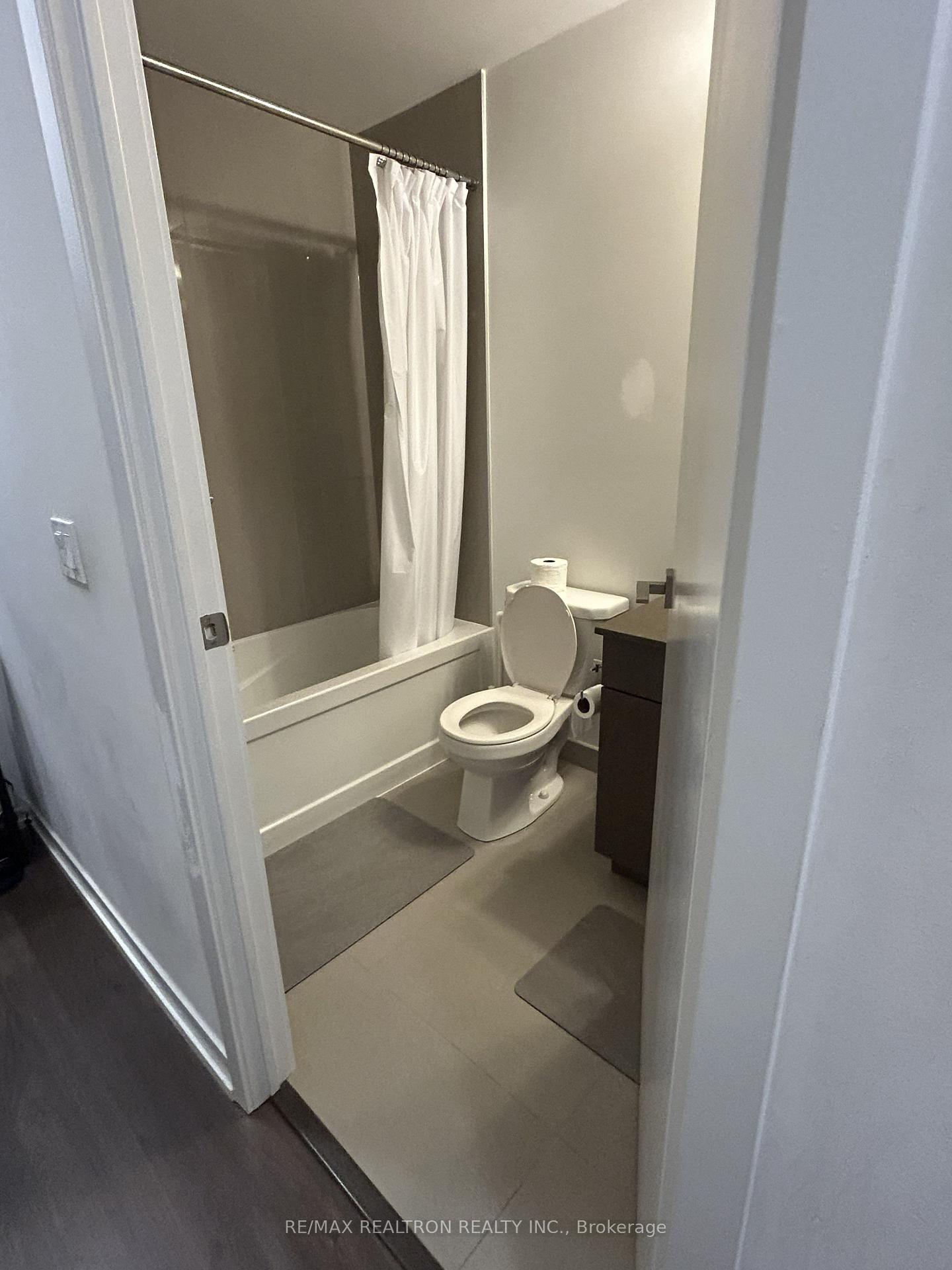 Photo 9 of Unit 427, 98 Lillian Street, Toronto, Mount Pleasant West — HOMEH