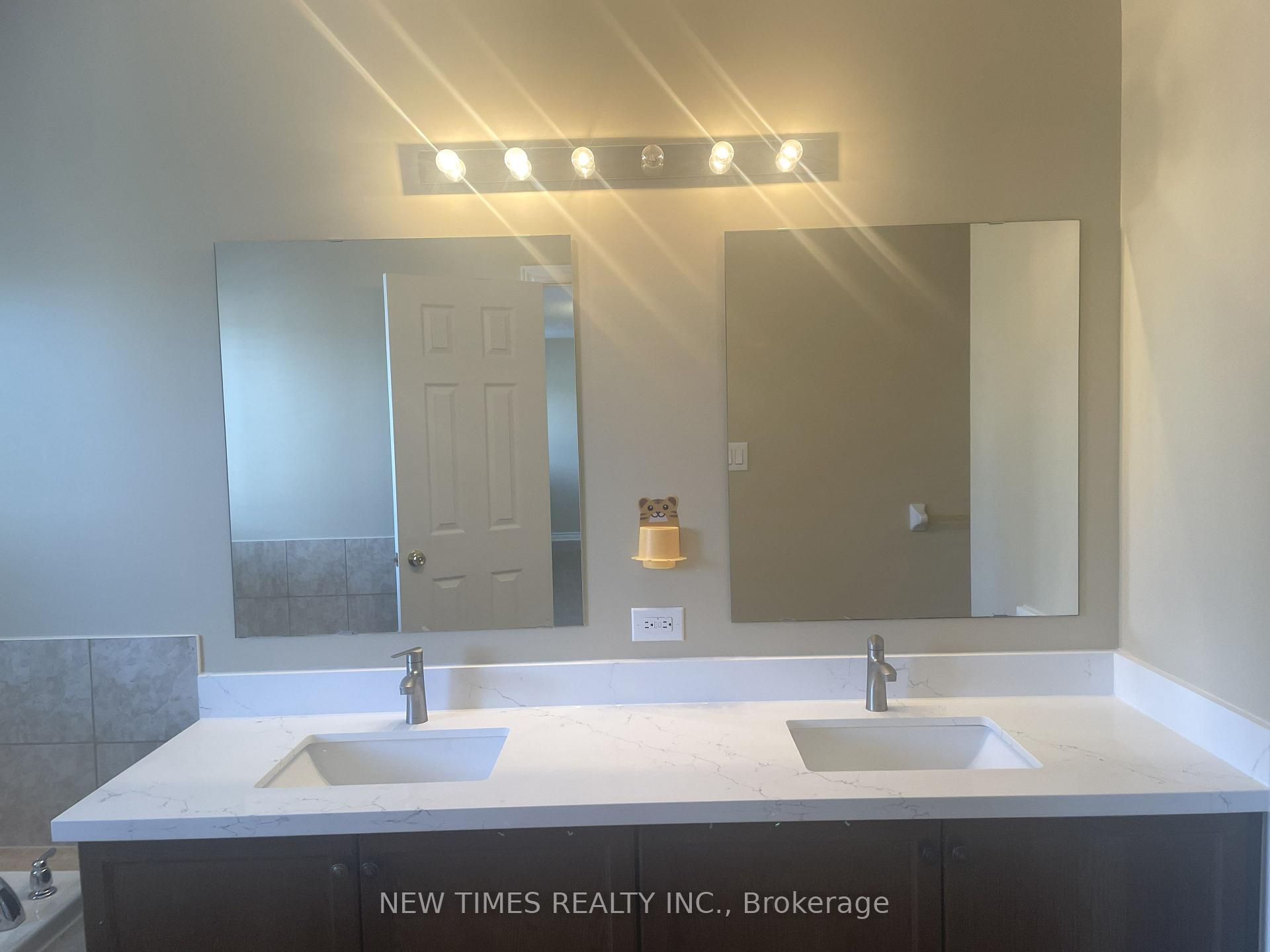 Photo 9 of 14 Bellini Avenue, Vaughan, Vellore Village — HOMEH