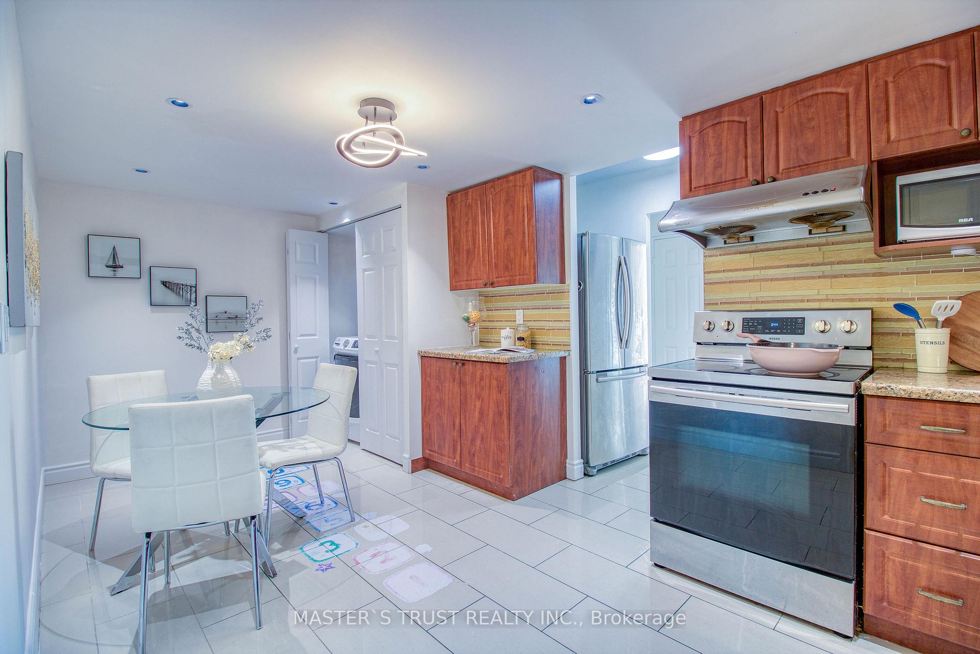 Photo 11 of Unit 607, 255 Bamburgh Circle W, Scarborough, Steeles — HOMEH