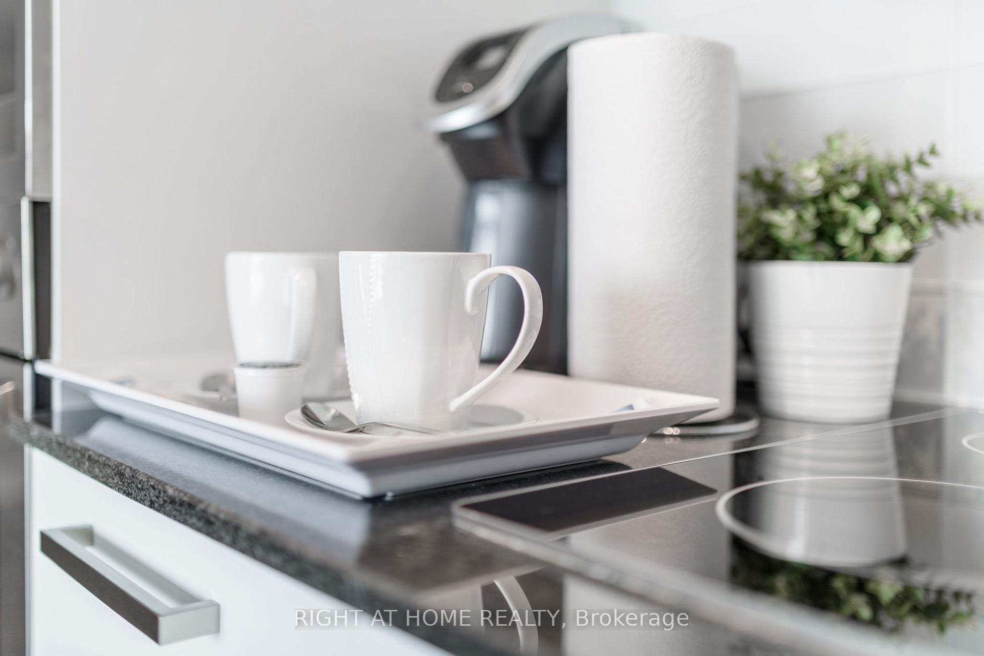 Photo 4 of Unit 5606, 14 York Street, Toronto, Waterfront Communities — HOMEH
