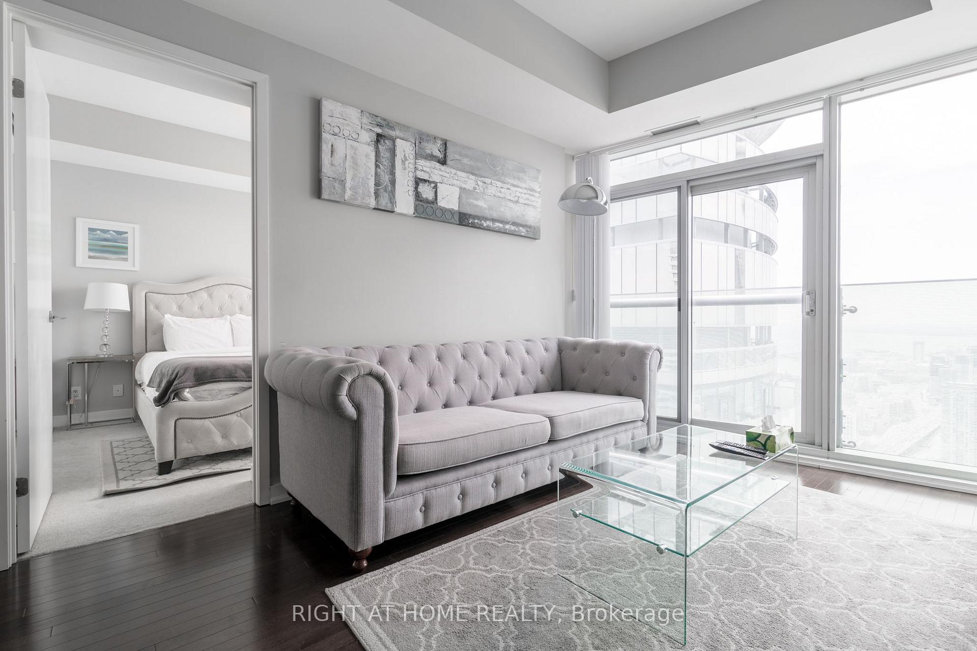 Photo 9 of Unit 5606, 14 York Street, Toronto, Waterfront Communities — HOMEH