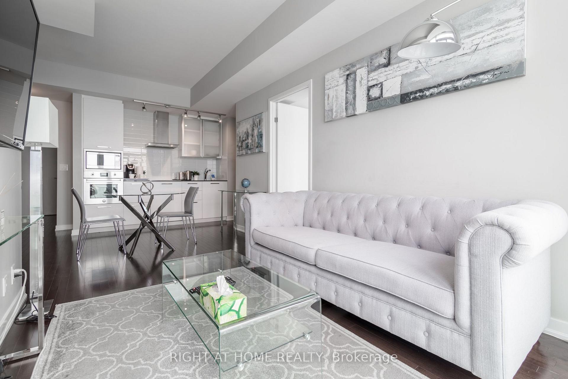Photo 11 of Unit 5606, 14 York Street, Toronto, Waterfront Communities — HOMEH