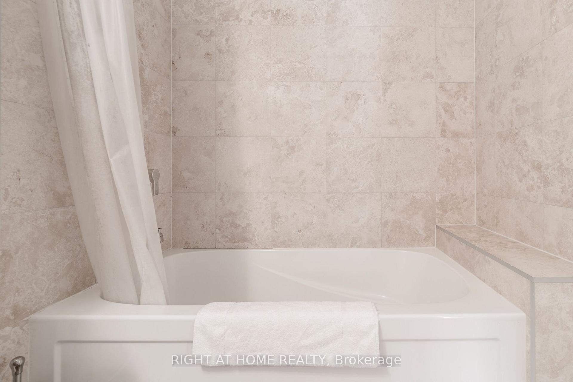 Photo 16 of Unit 5606, 14 York Street, Toronto, Waterfront Communities — HOMEH