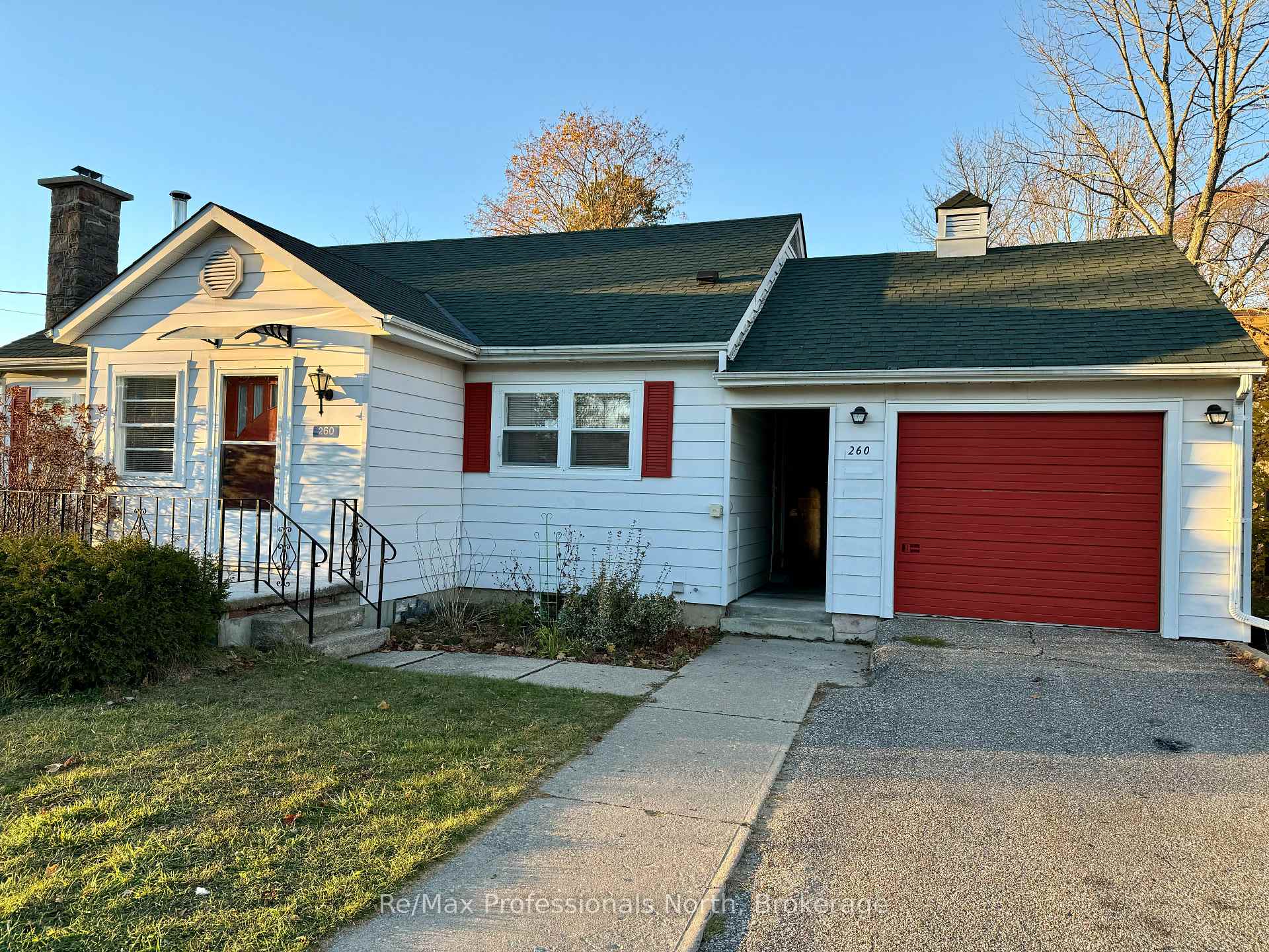 Photo 1 of 260 Isaac Street, Gravenhurst, Muskoka (S) — HOMEH
