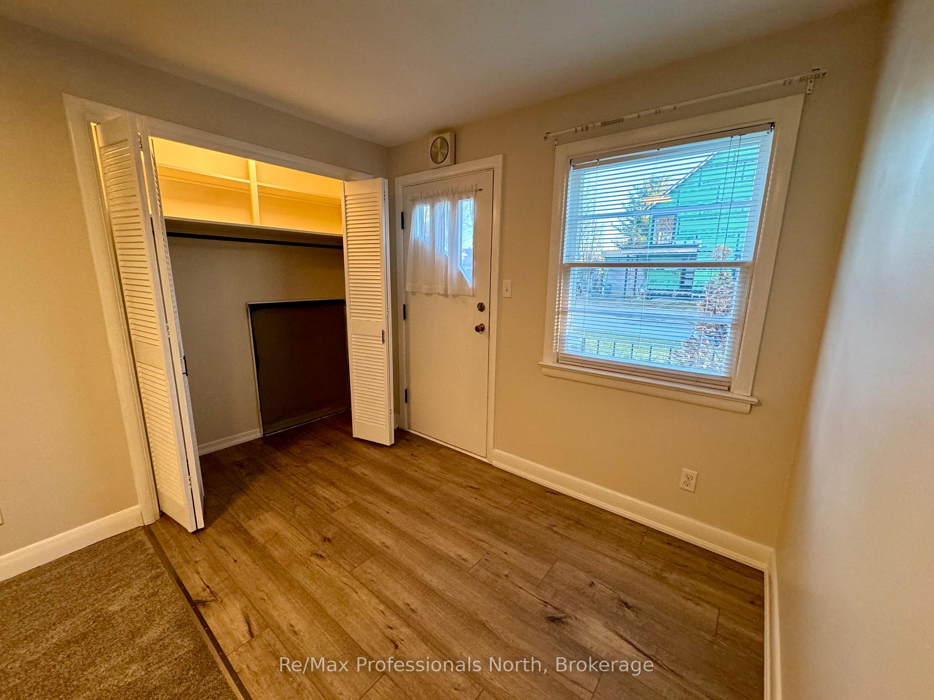 Photo 7 of 260 Isaac Street, Gravenhurst, Muskoka (S) — HOMEH