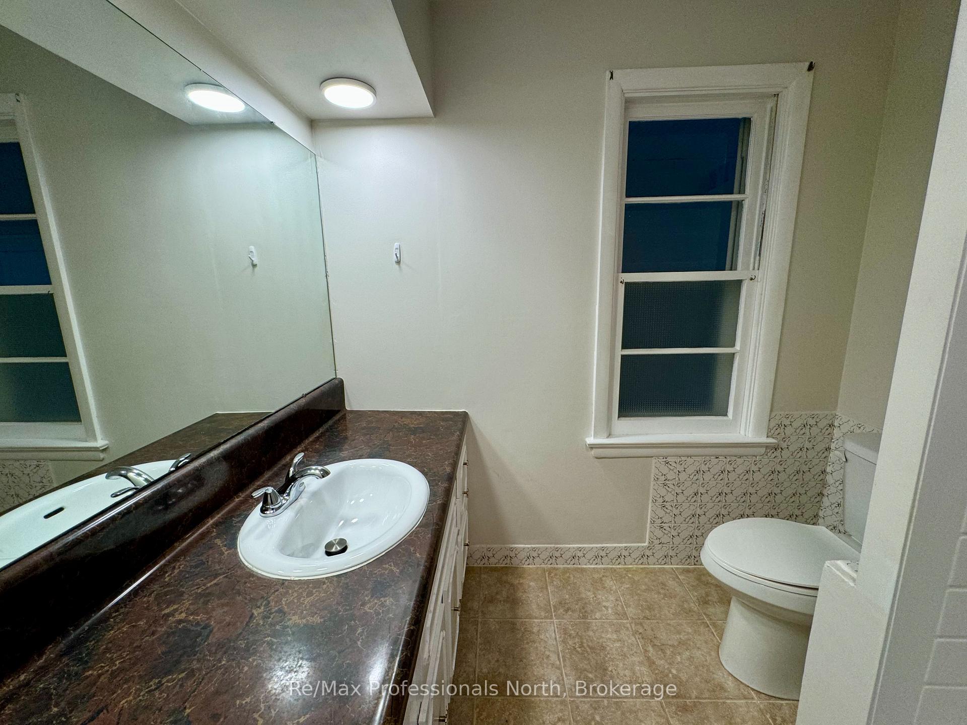 Photo 8 of 260 Isaac Street, Gravenhurst, Muskoka (S) — HOMEH