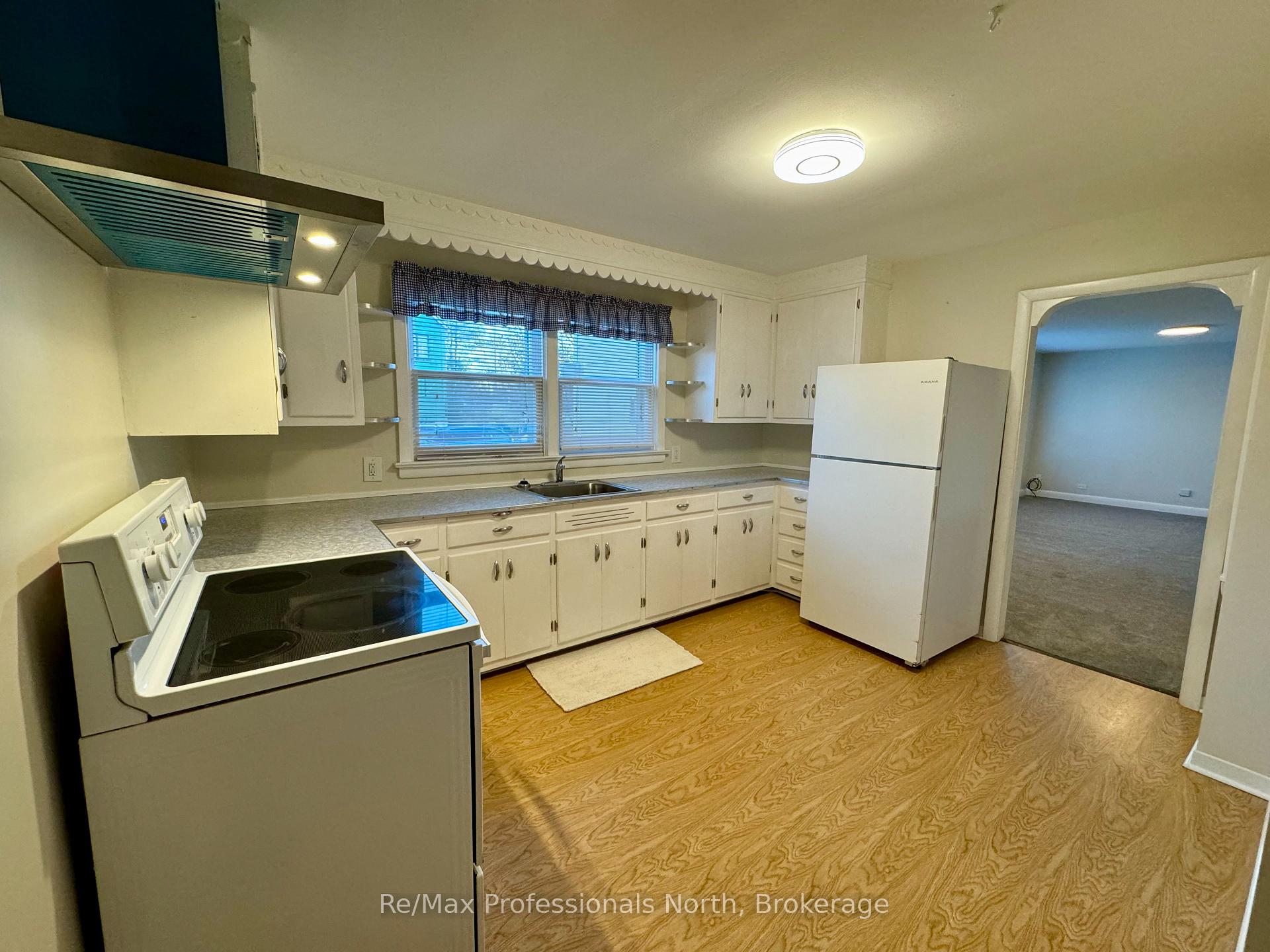 Photo 22 of 260 Isaac Street, Gravenhurst, Muskoka (S) — HOMEH