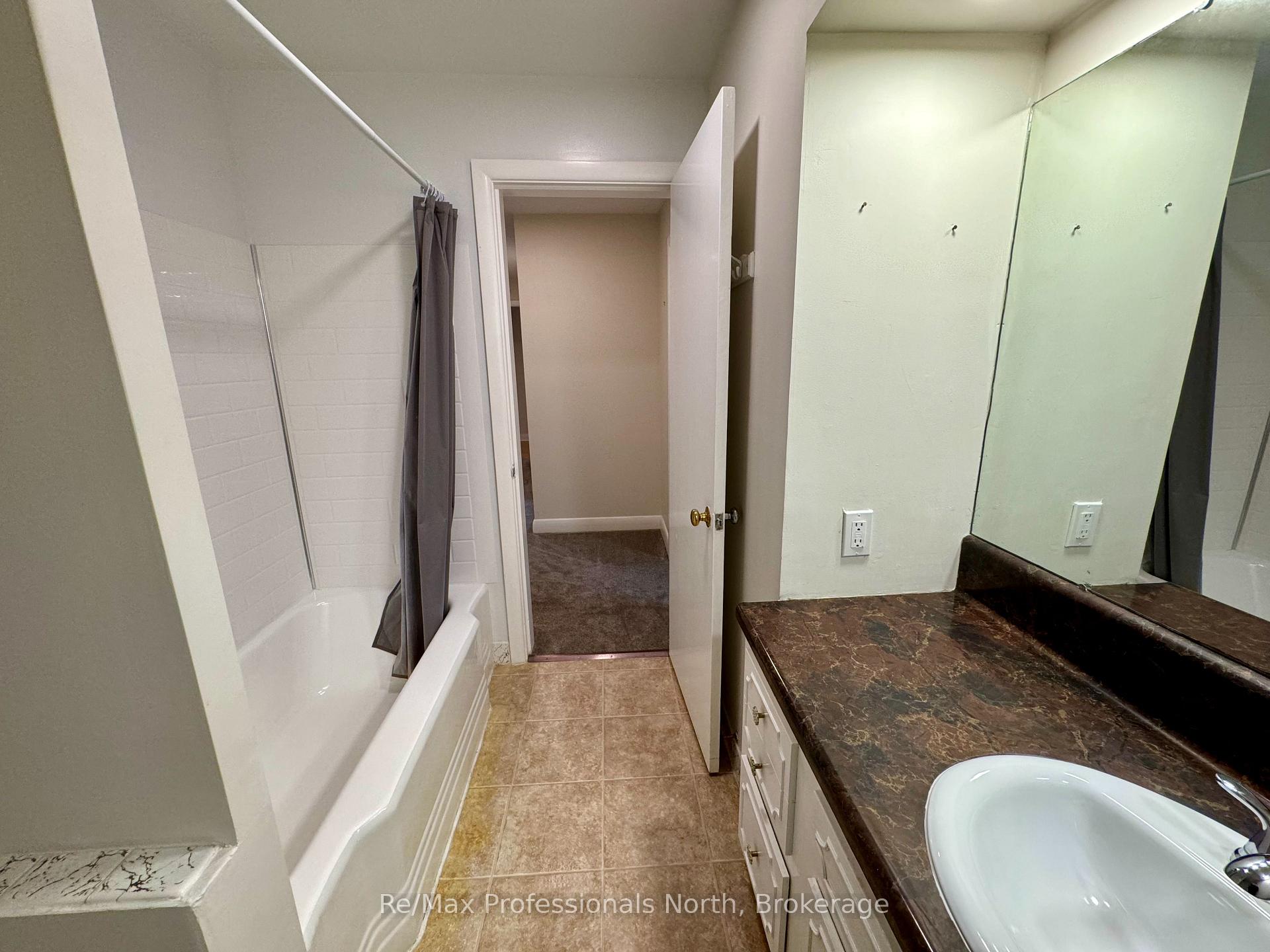 Photo 27 of 260 Isaac Street, Gravenhurst, Muskoka (S) — HOMEH
